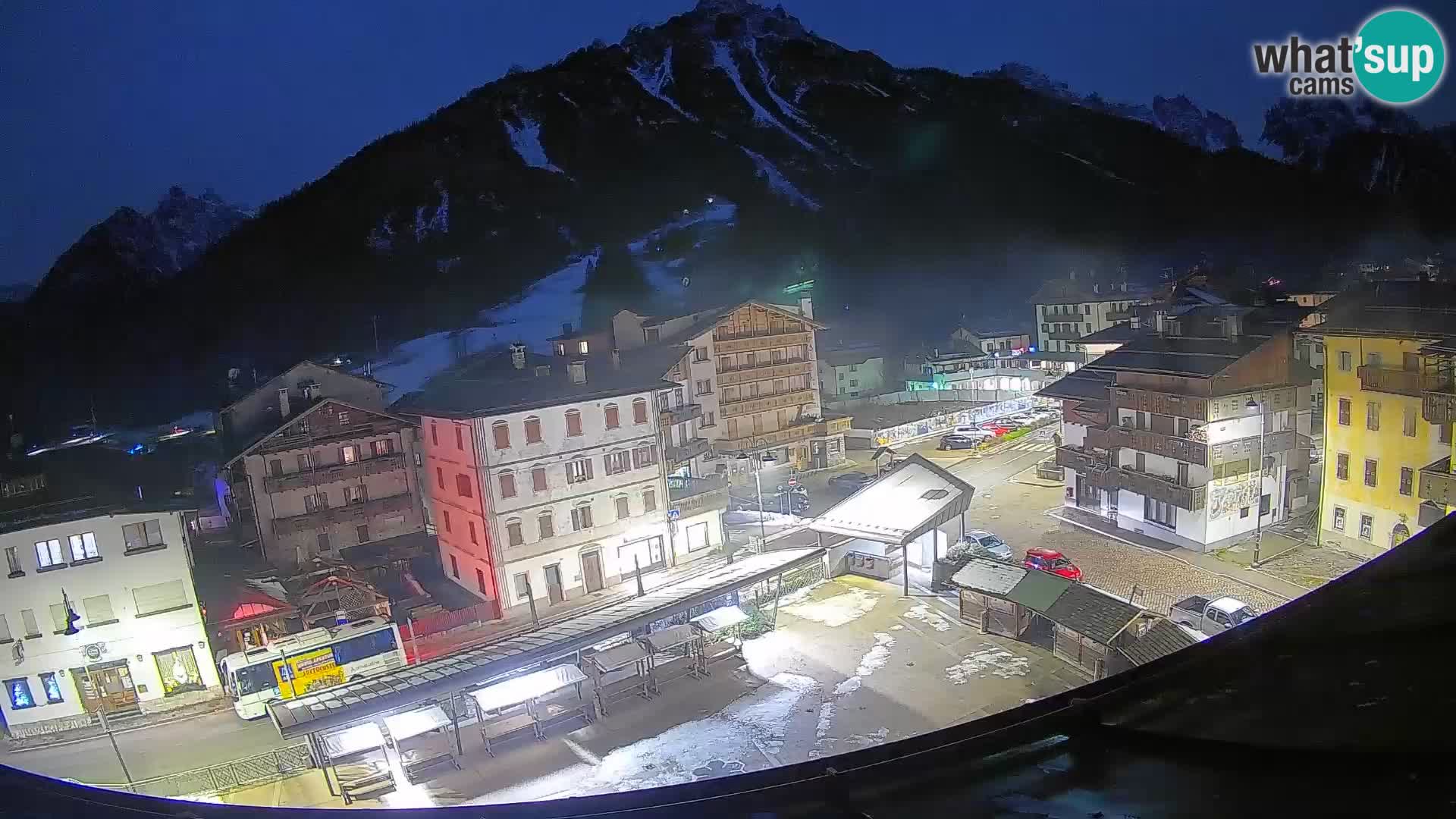 Piazza centrale di Forni di Sopra