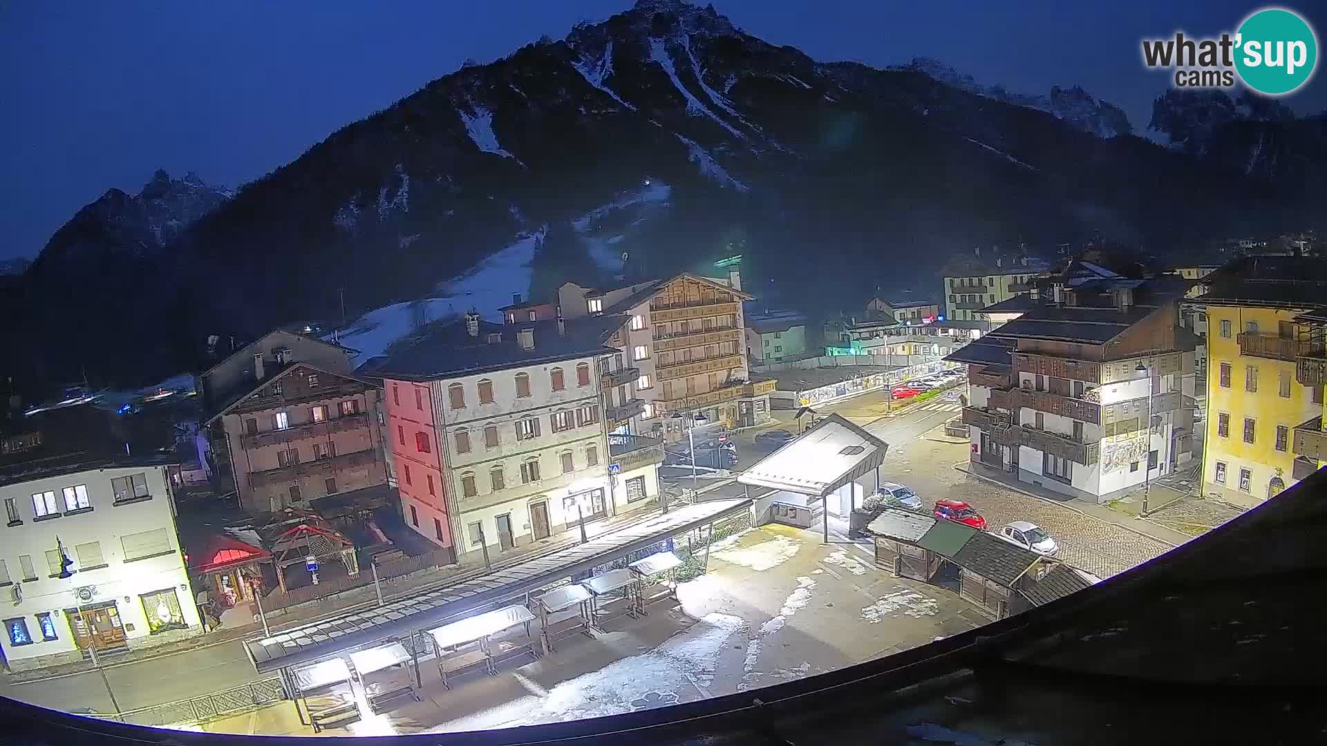 Piazza centrale di Forni di Sopra