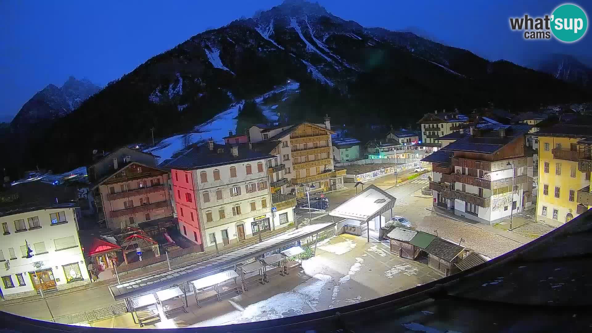Piazza centrale di Forni di Sopra