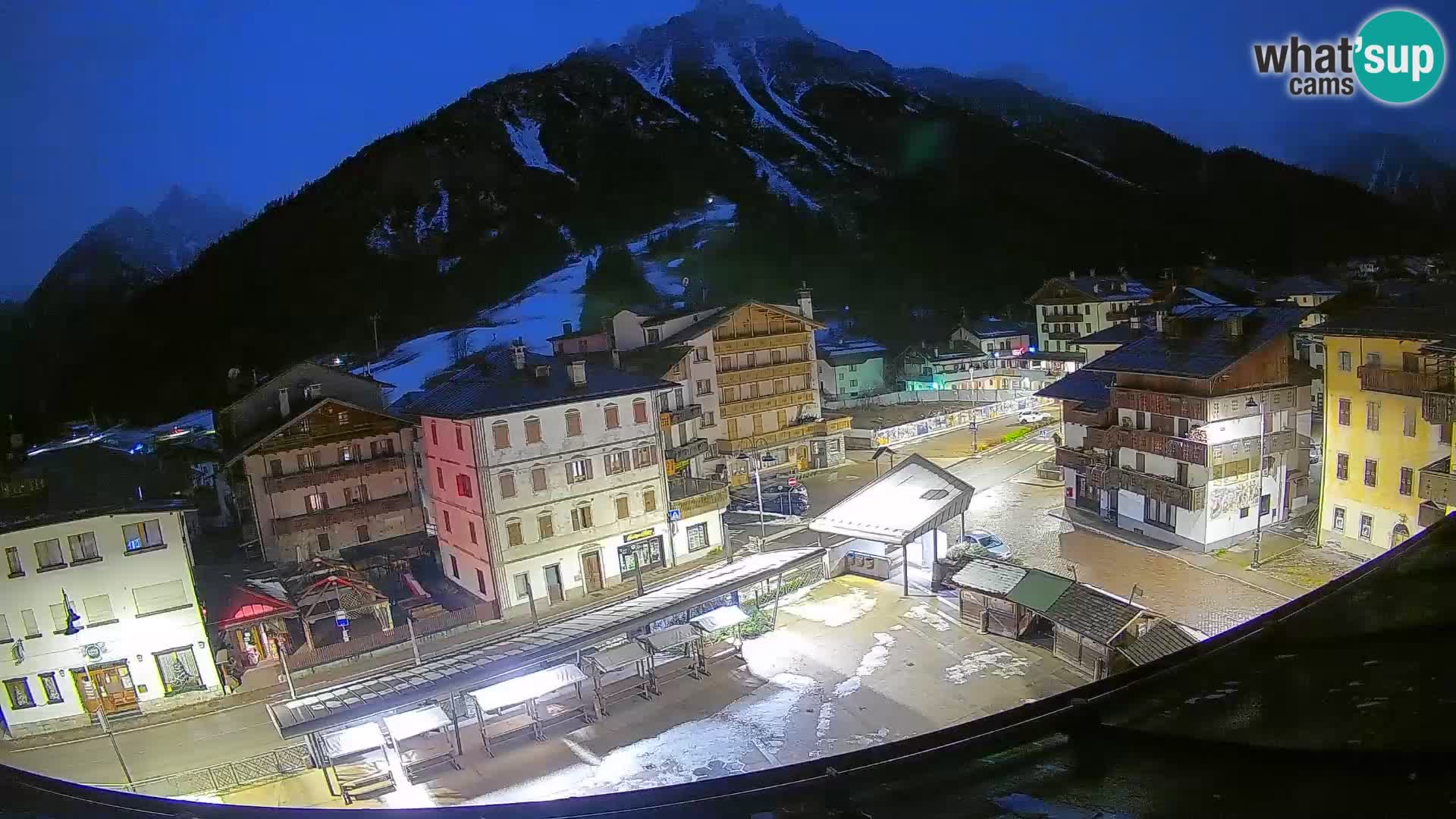 Piazza centrale di Forni di Sopra