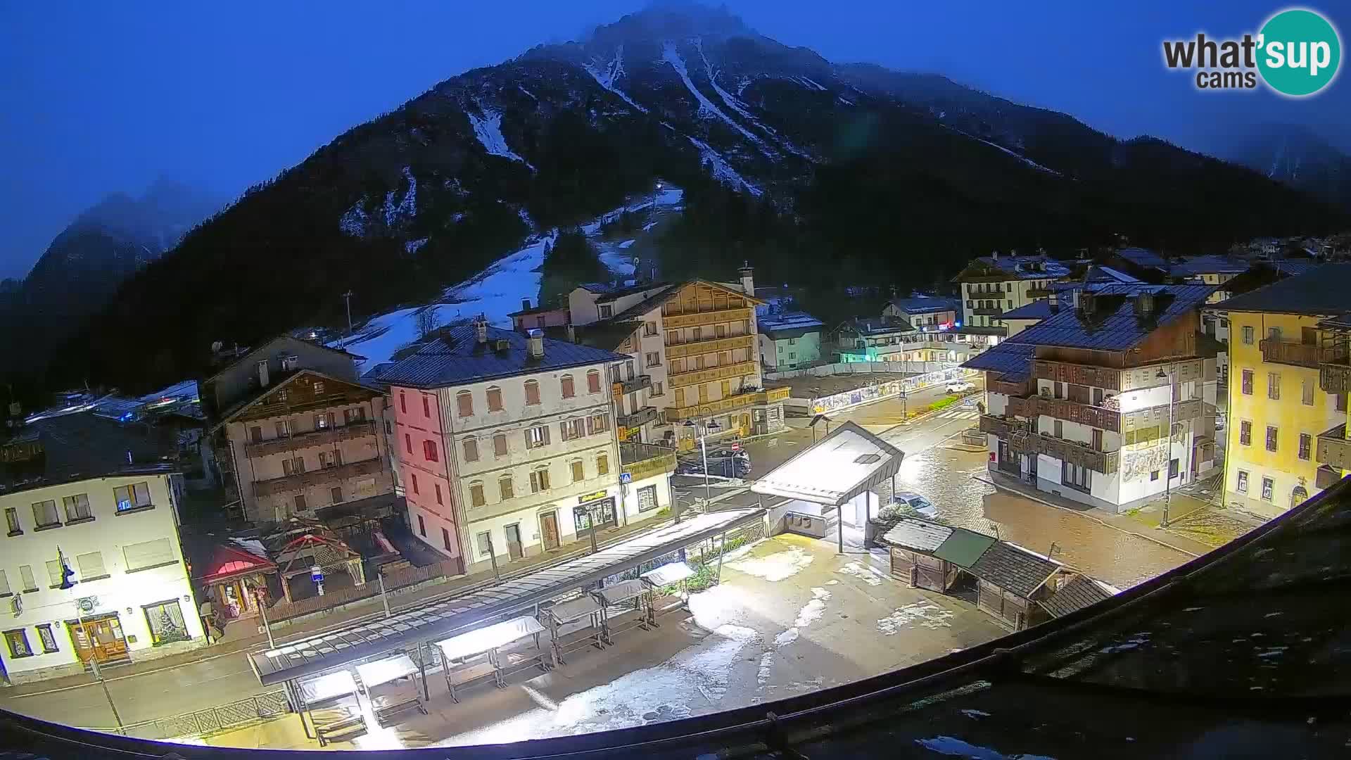 Plaza principal de Forni di Sopra