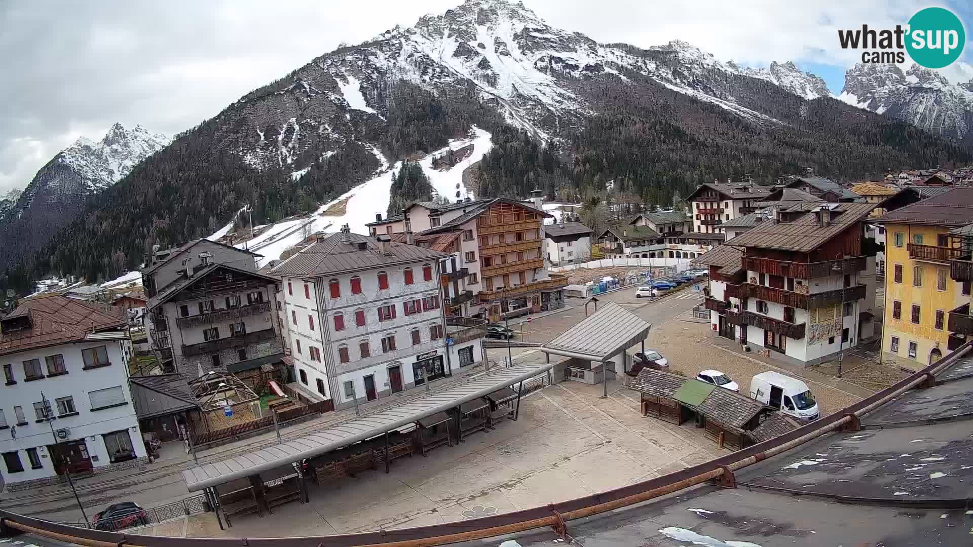 Plaza principal de Forni di Sopra