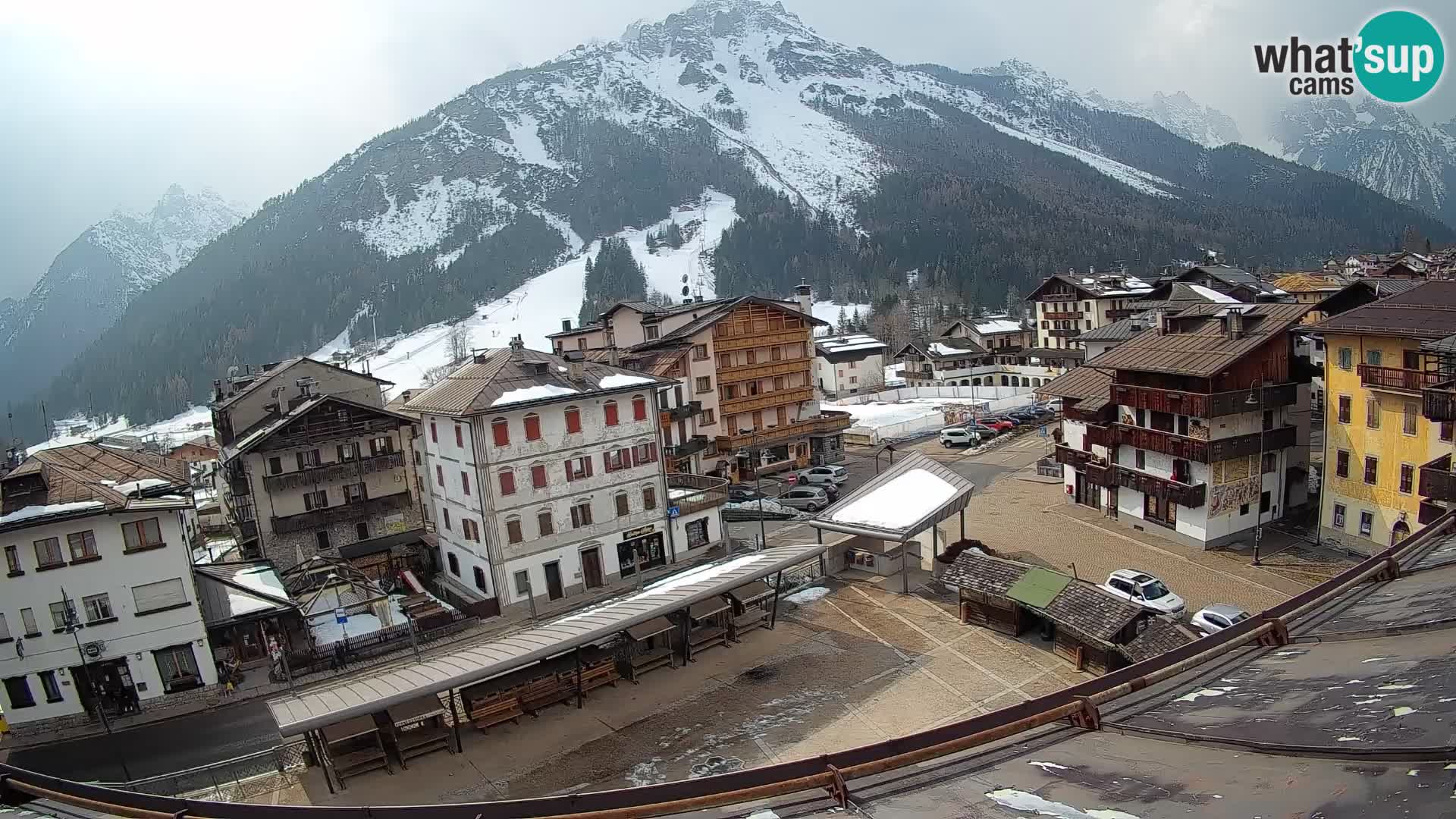 Plaza principal de Forni di Sopra