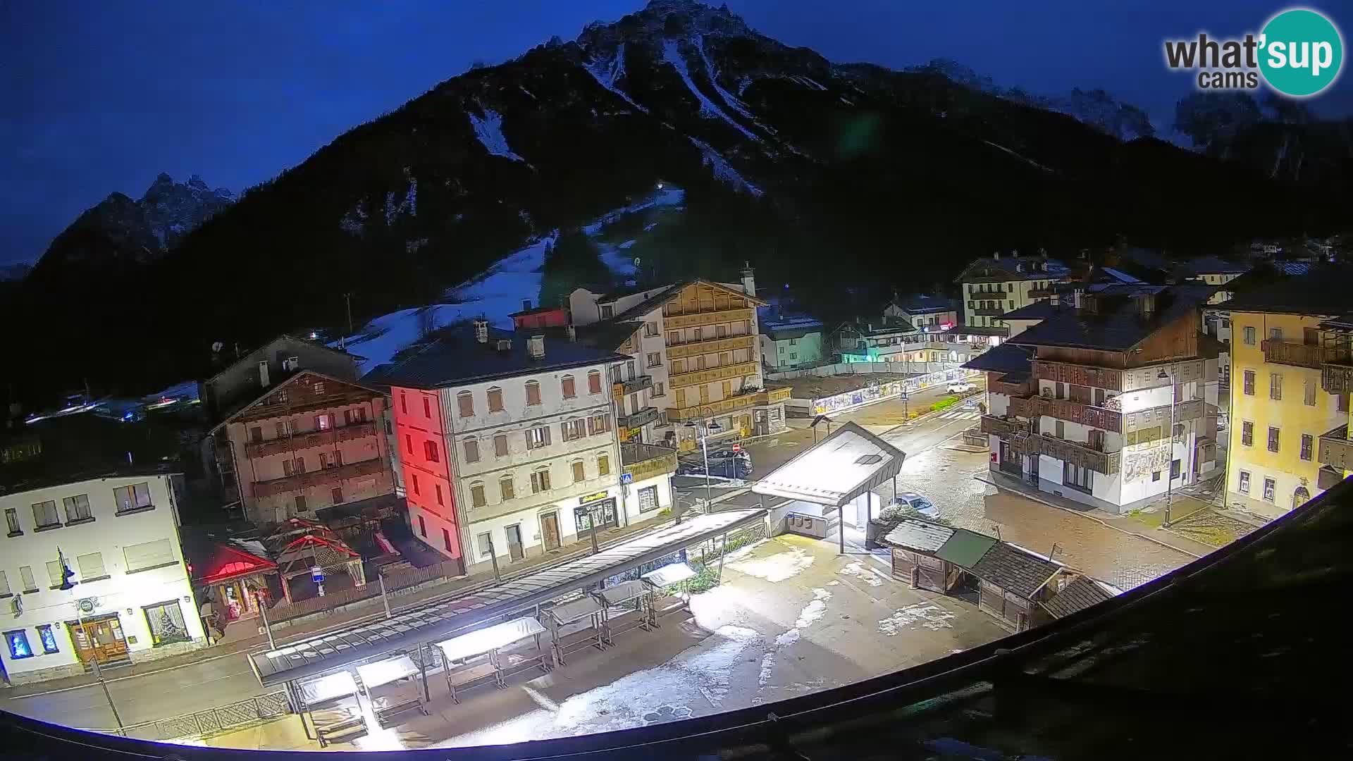 Plaza principal de Forni di Sopra