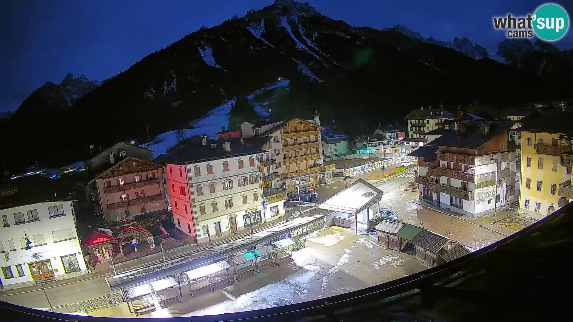 Piazza centrale di Forni di Sopra