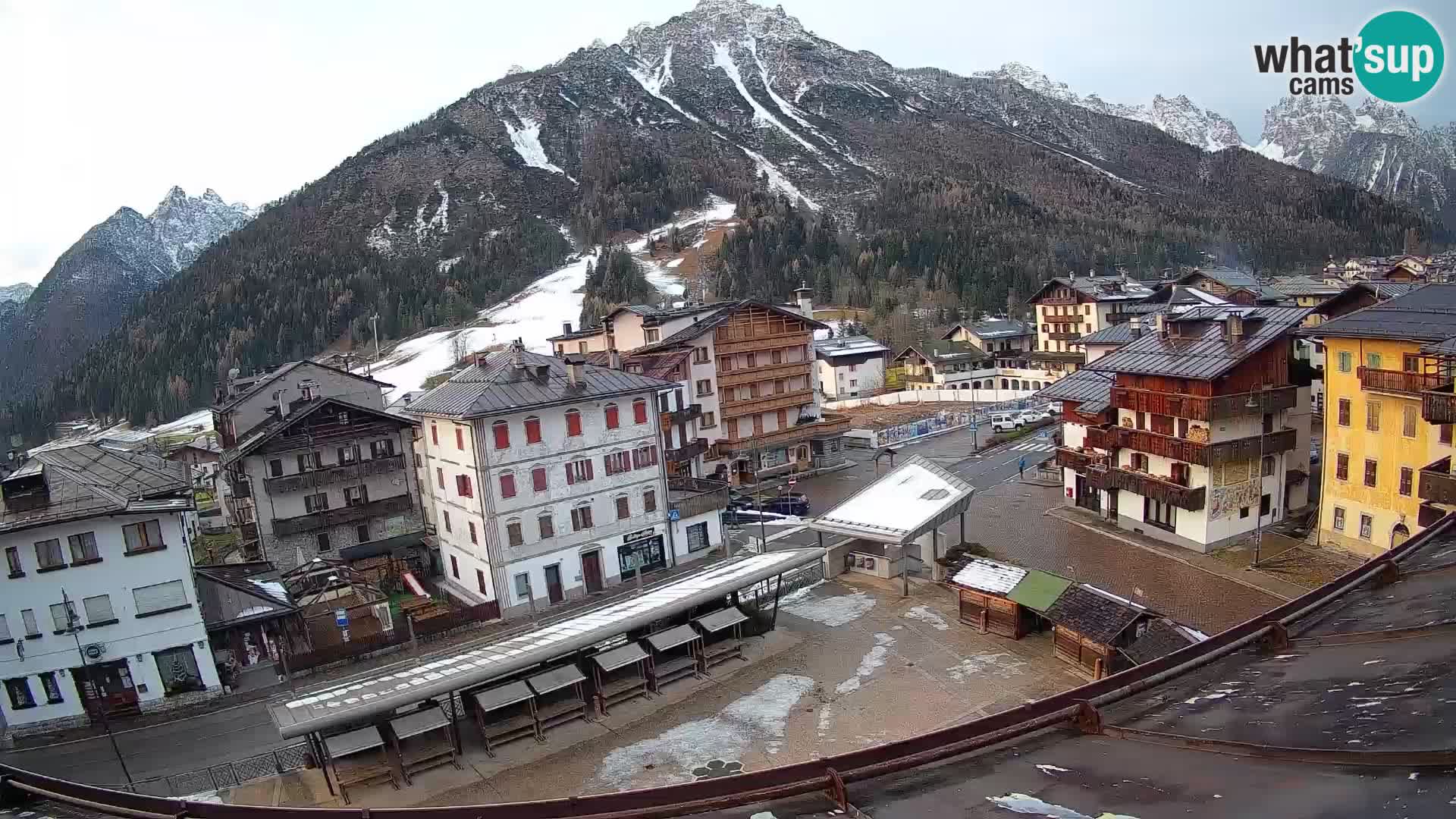 Plaza principal de Forni di Sopra