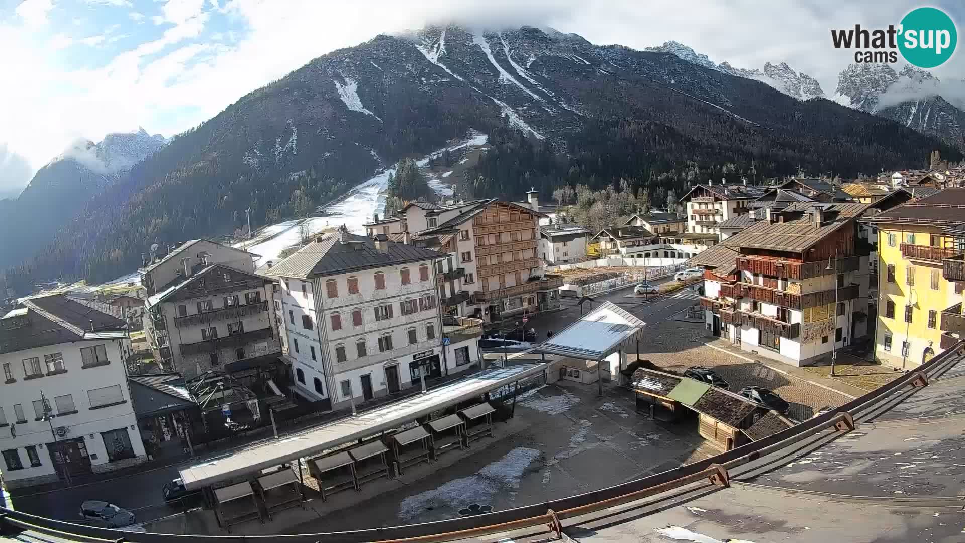 Plaza principal de Forni di Sopra