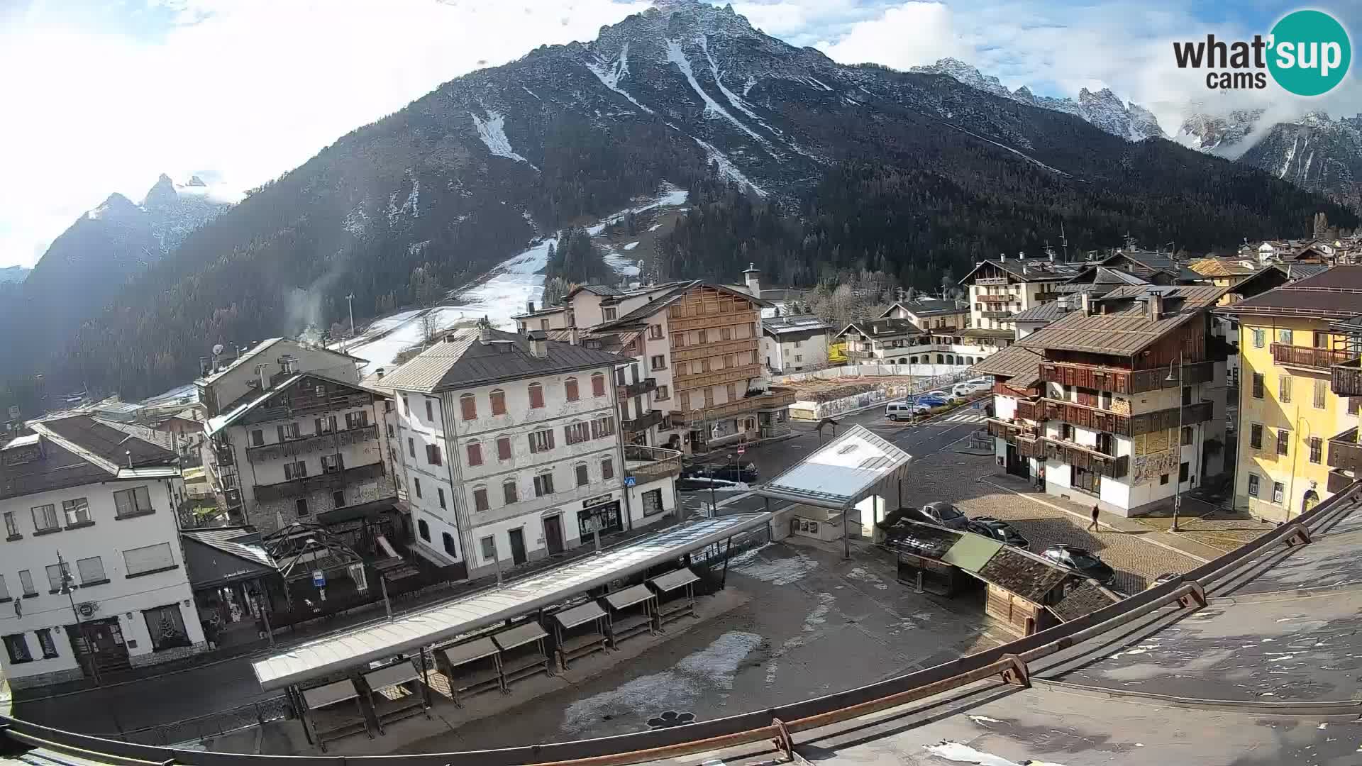 Piazza centrale di Forni di Sopra