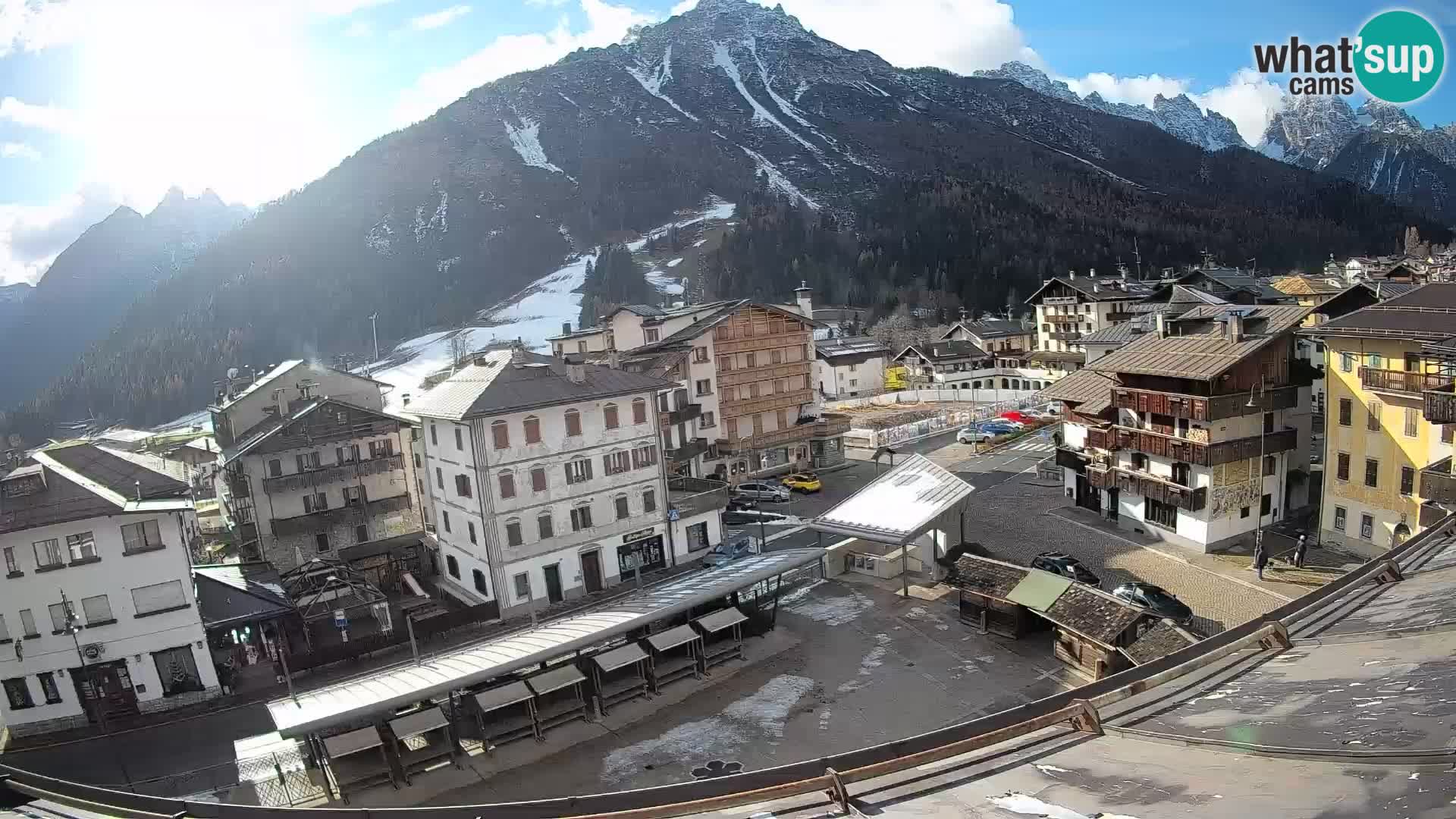 Plaza principal de Forni di Sopra
