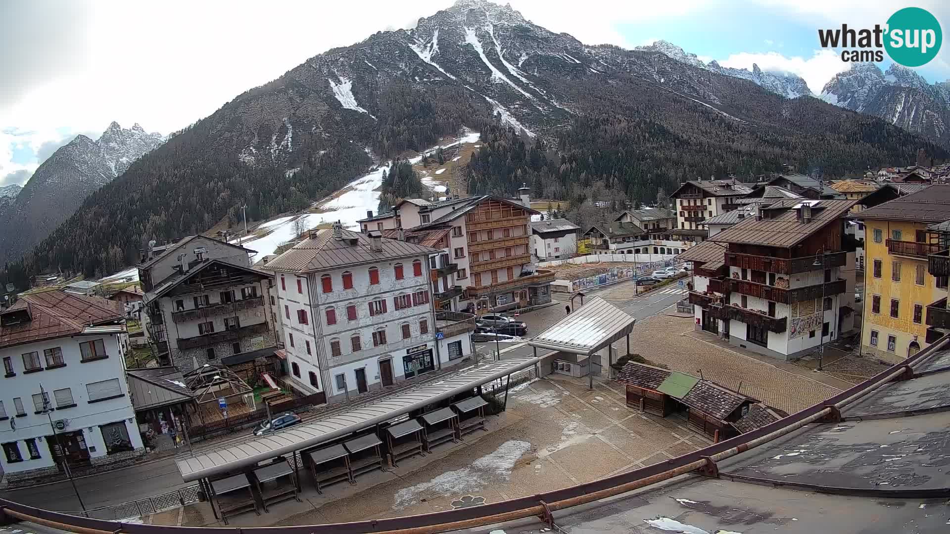 Plaza principal de Forni di Sopra