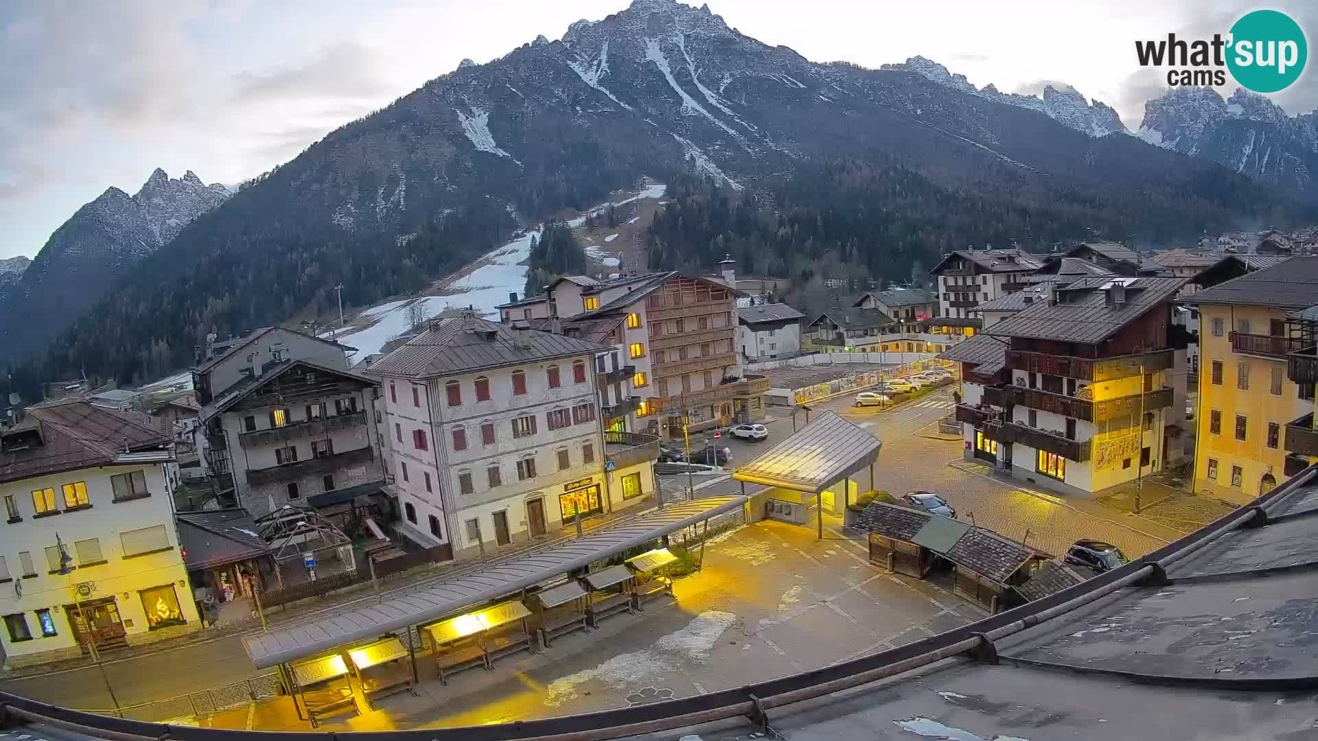 Plaza principal de Forni di Sopra