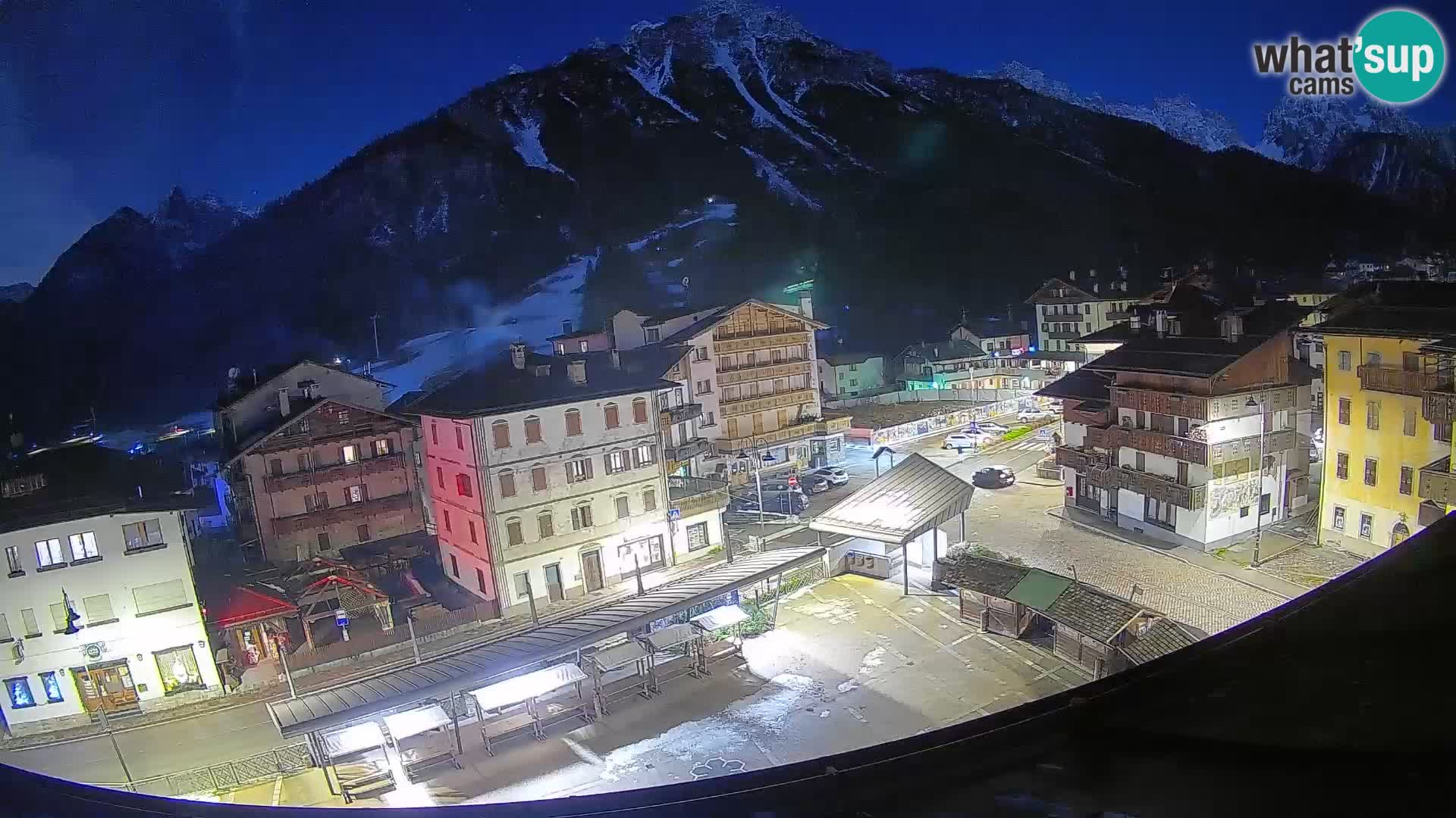 Piazza centrale di Forni di Sopra