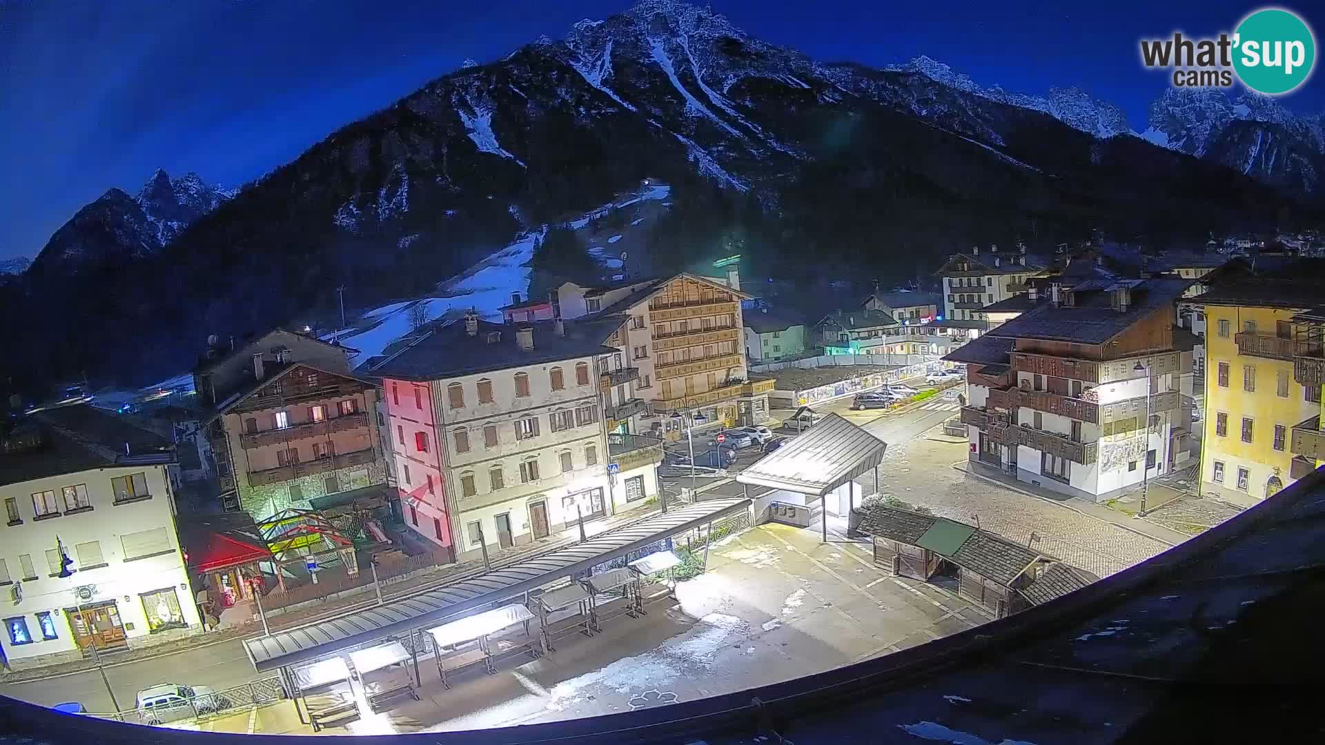 Hauptplatz von Forni di Sopra