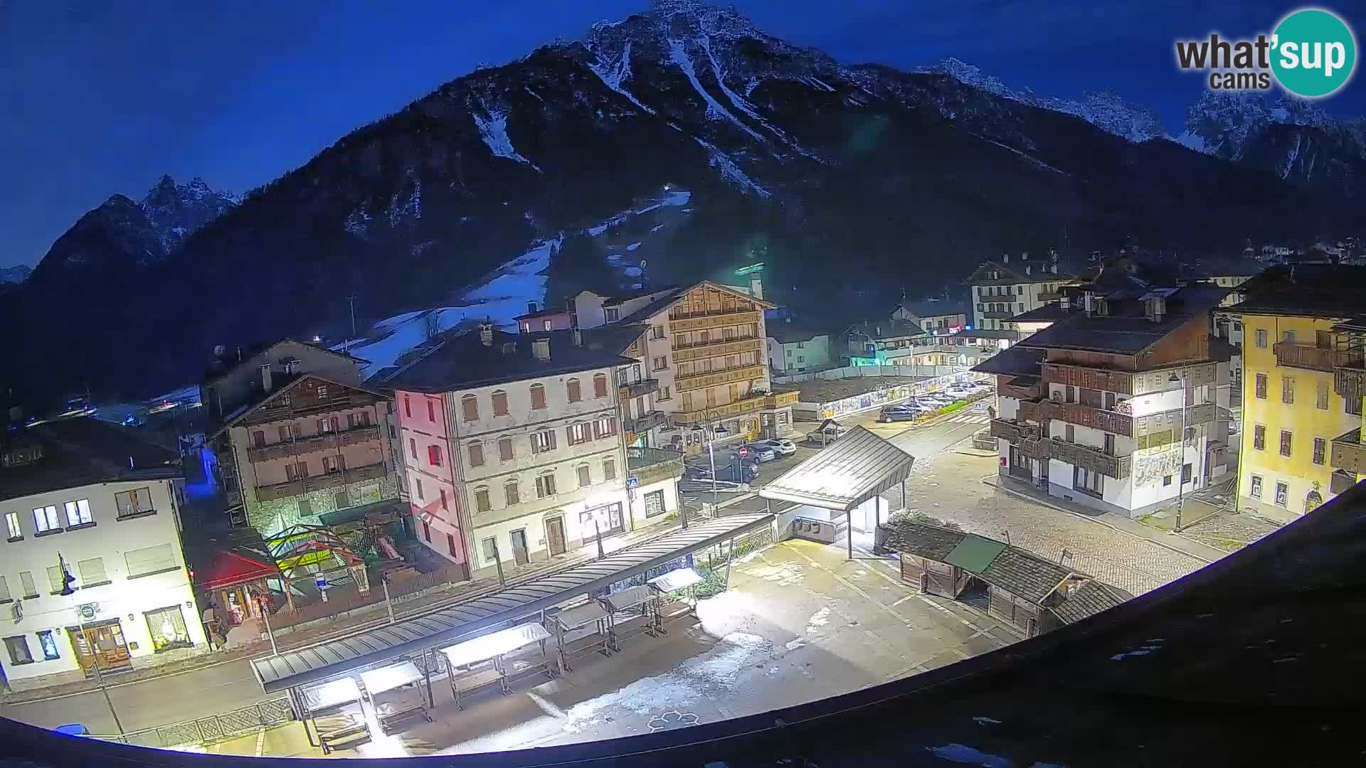 Plaza principal de Forni di Sopra