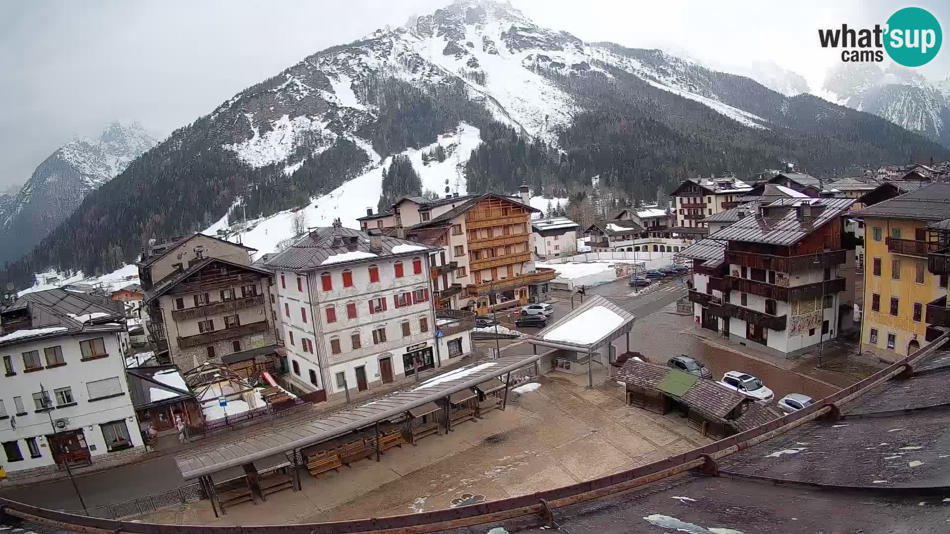Piazza centrale di Forni di Sopra