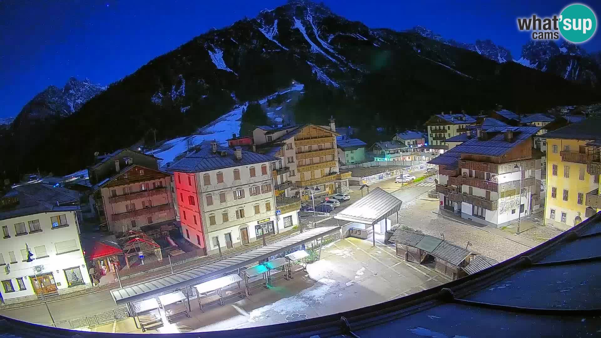 Plaza principal de Forni di Sopra