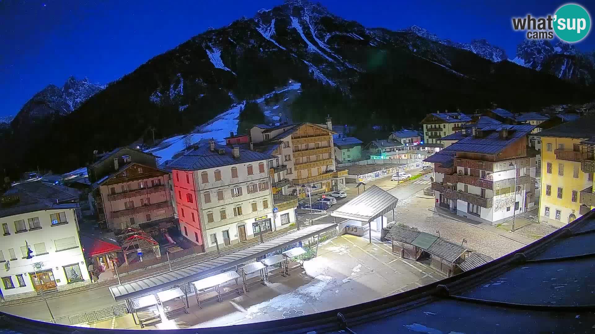 Piazza centrale di Forni di Sopra