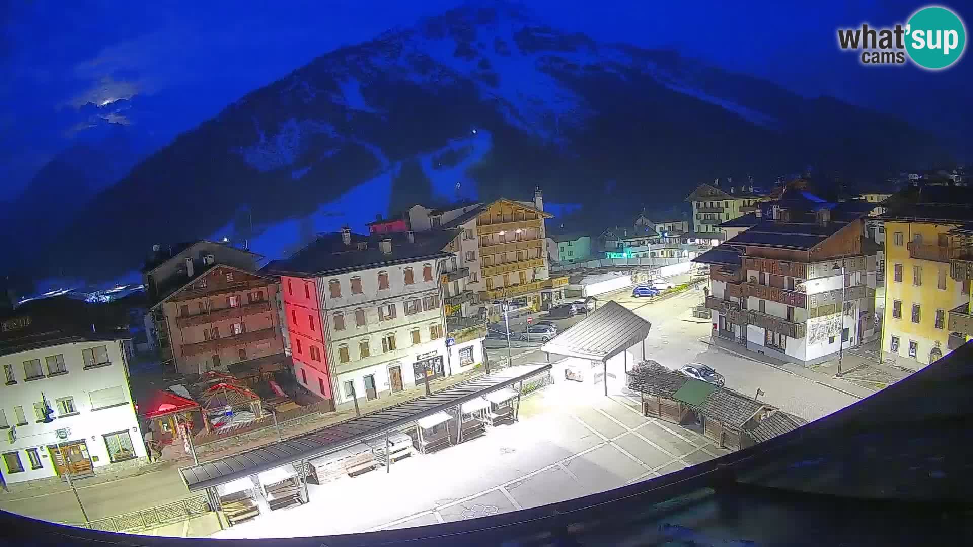 Plaza principal de Forni di Sopra