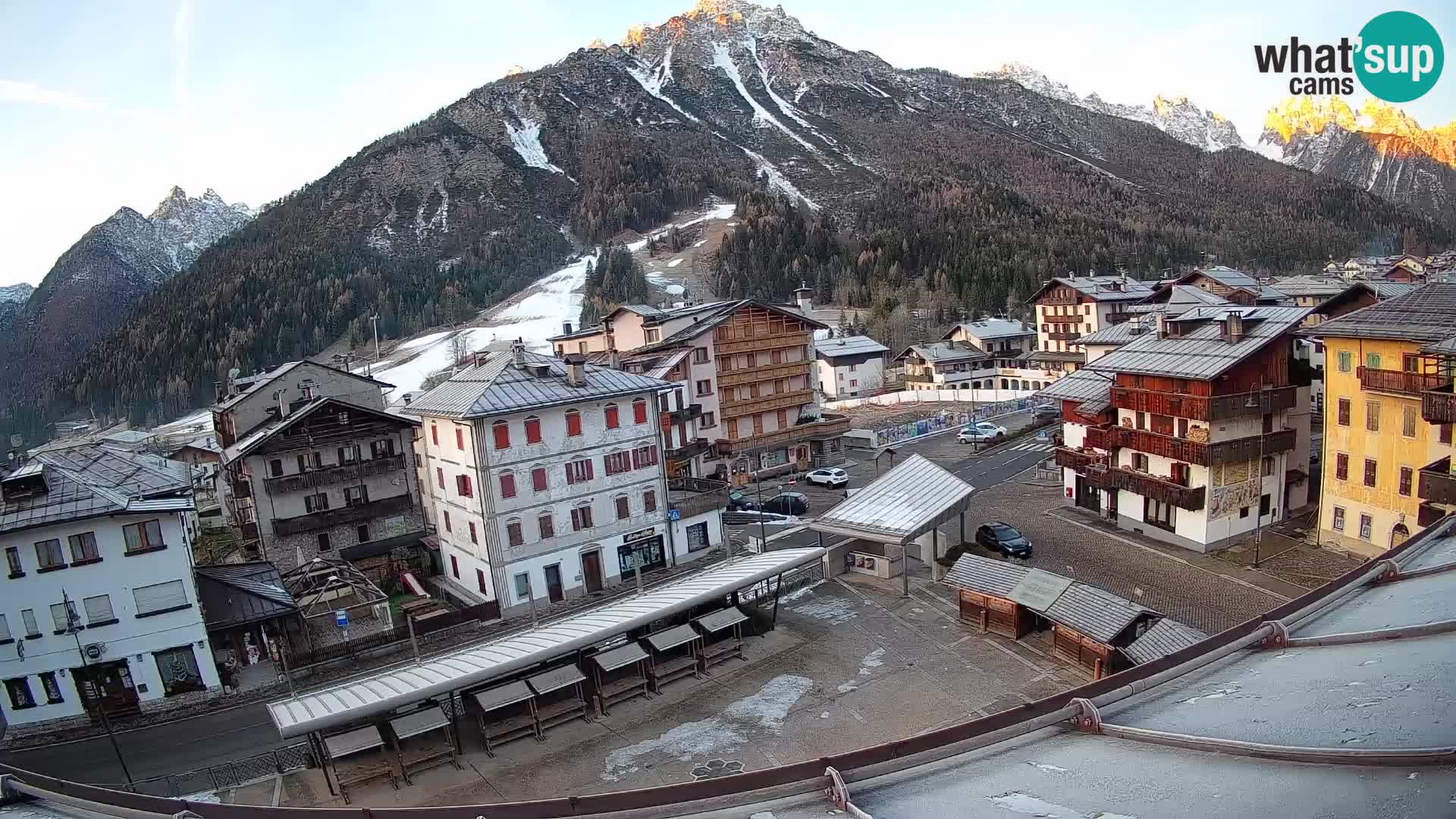 Piazza centrale di Forni di Sopra