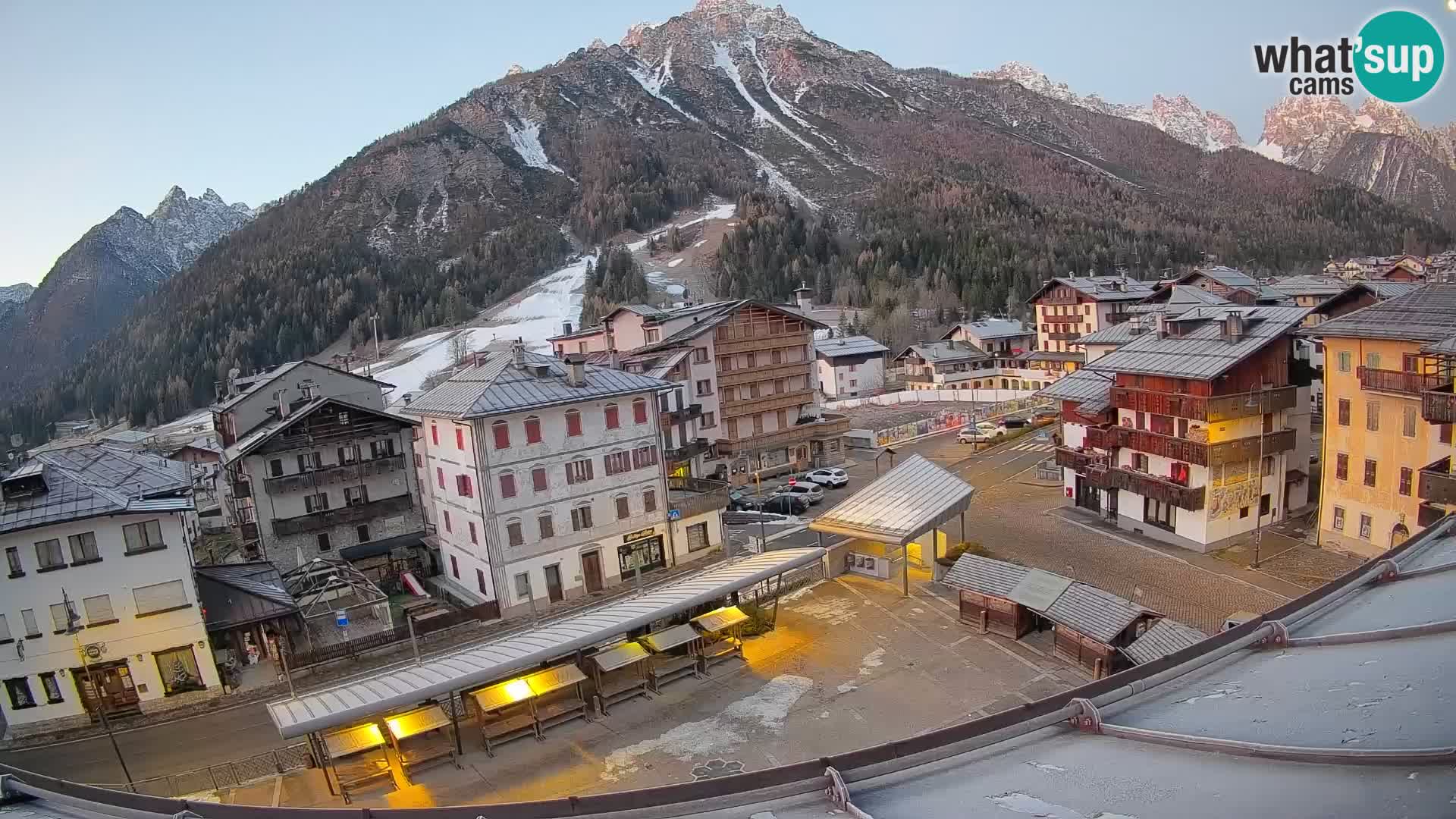 Plaza principal de Forni di Sopra