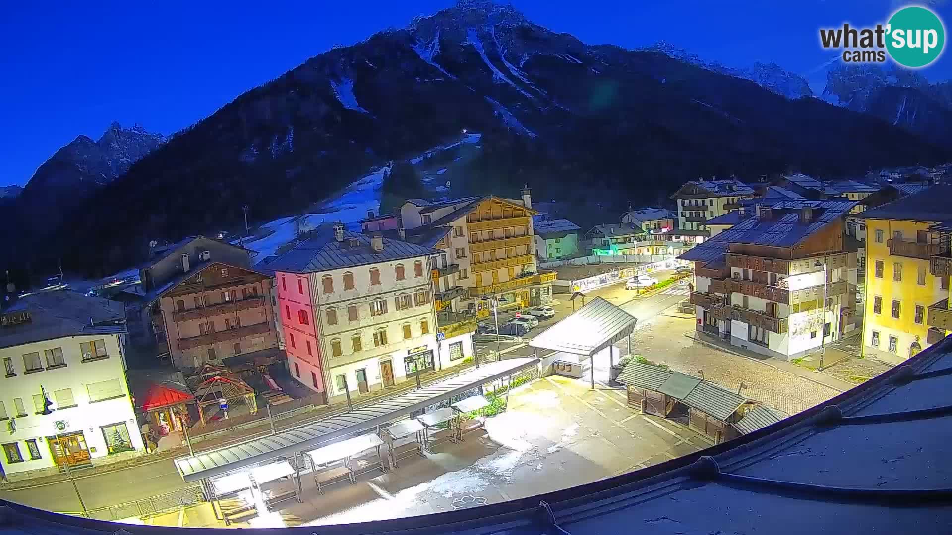 Plaza principal de Forni di Sopra