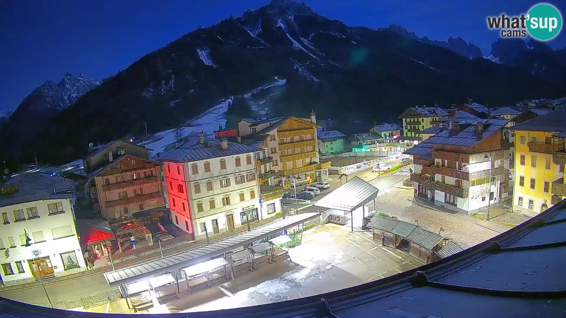 Piazza centrale di Forni di Sopra