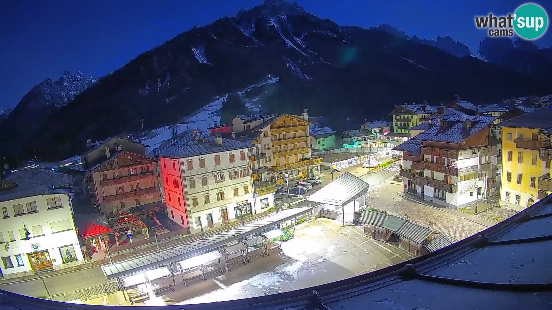 Plaza principal de Forni di Sopra