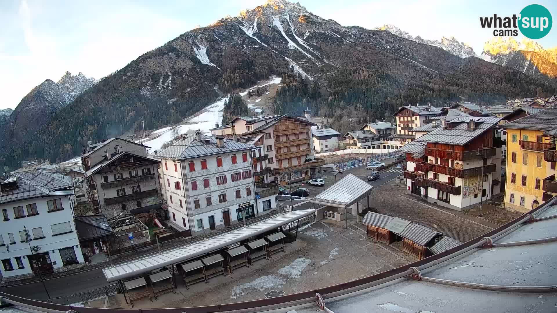 Plaza principal de Forni di Sopra