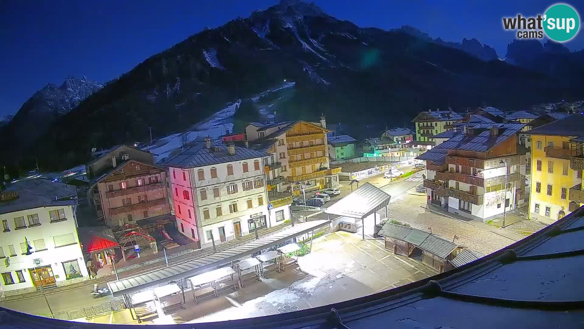 Plaza principal de Forni di Sopra