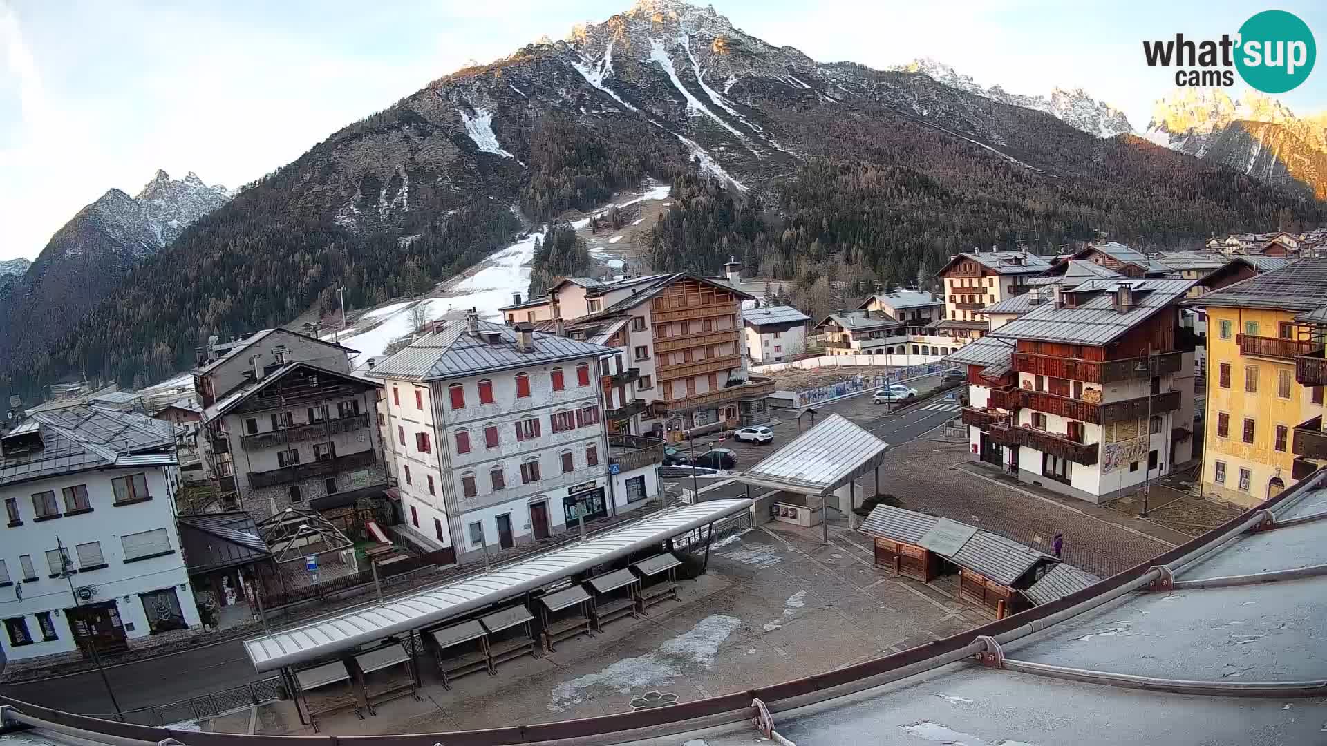 Piazza centrale di Forni di Sopra