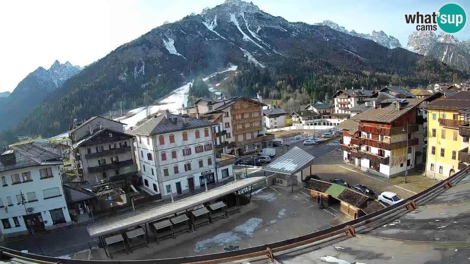 Piazza centrale di Forni di Sopra