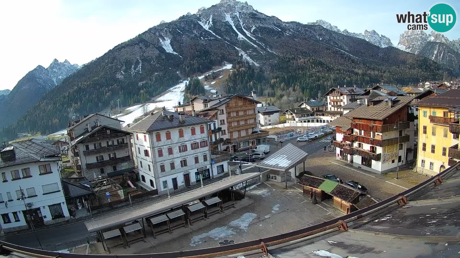 Plaza principal de Forni di Sopra