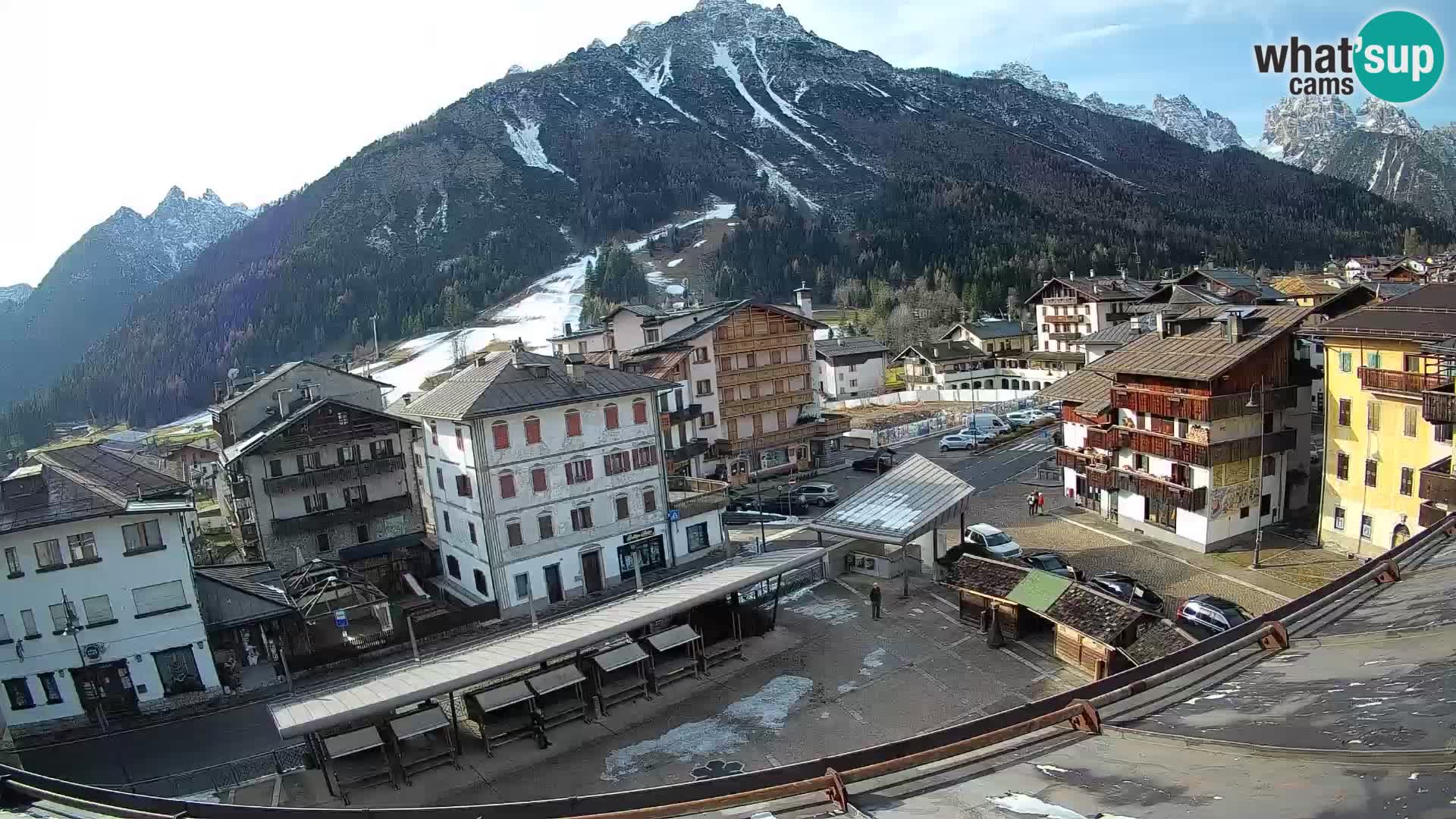 Piazza centrale di Forni di Sopra