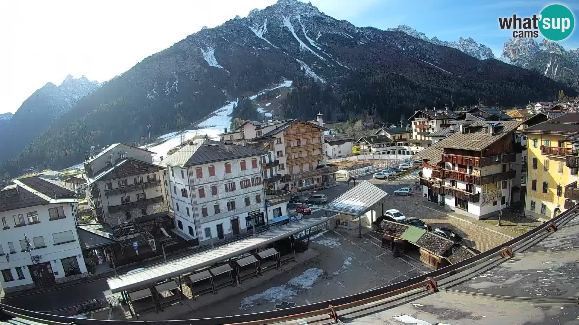 Piazza centrale di Forni di Sopra