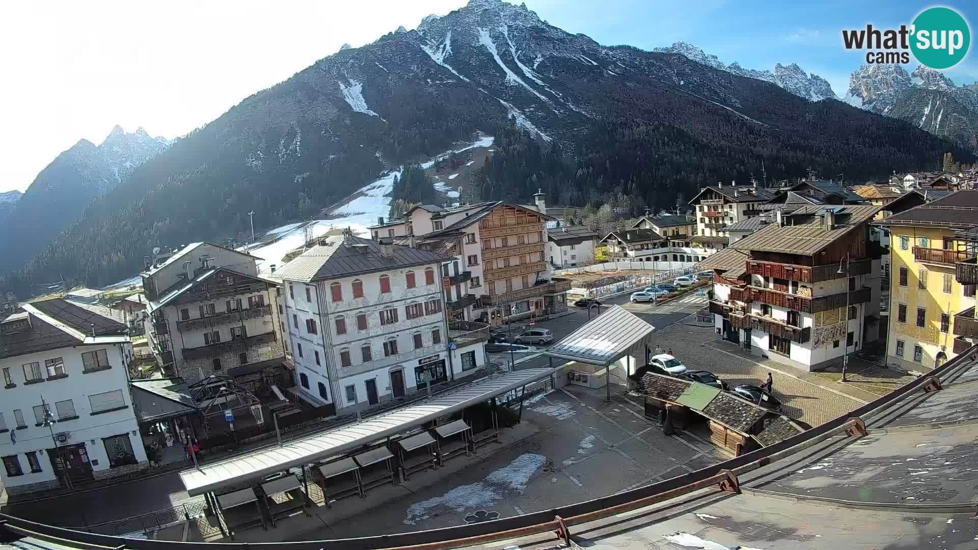 Plaza principal de Forni di Sopra