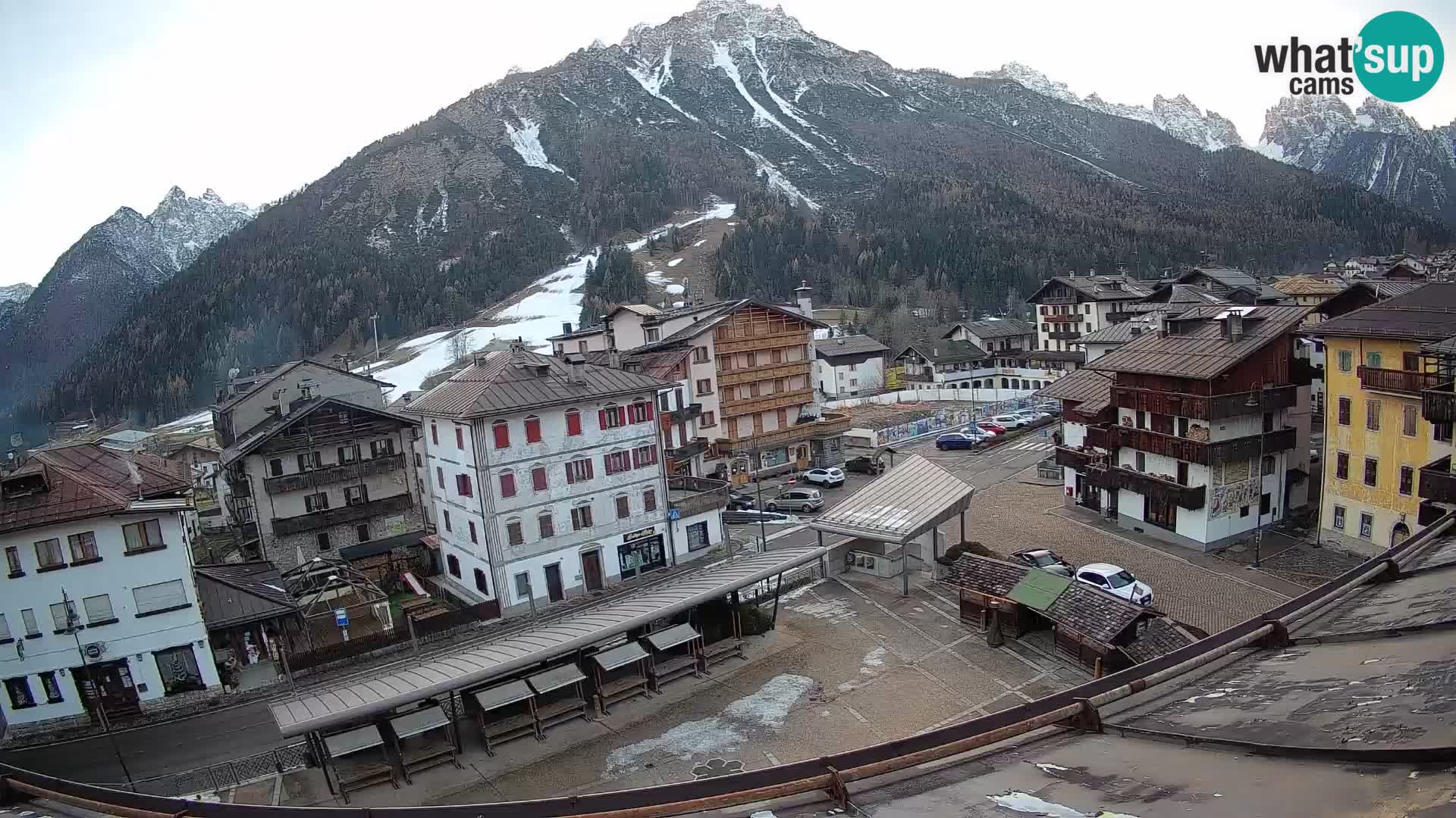Piazza centrale di Forni di Sopra