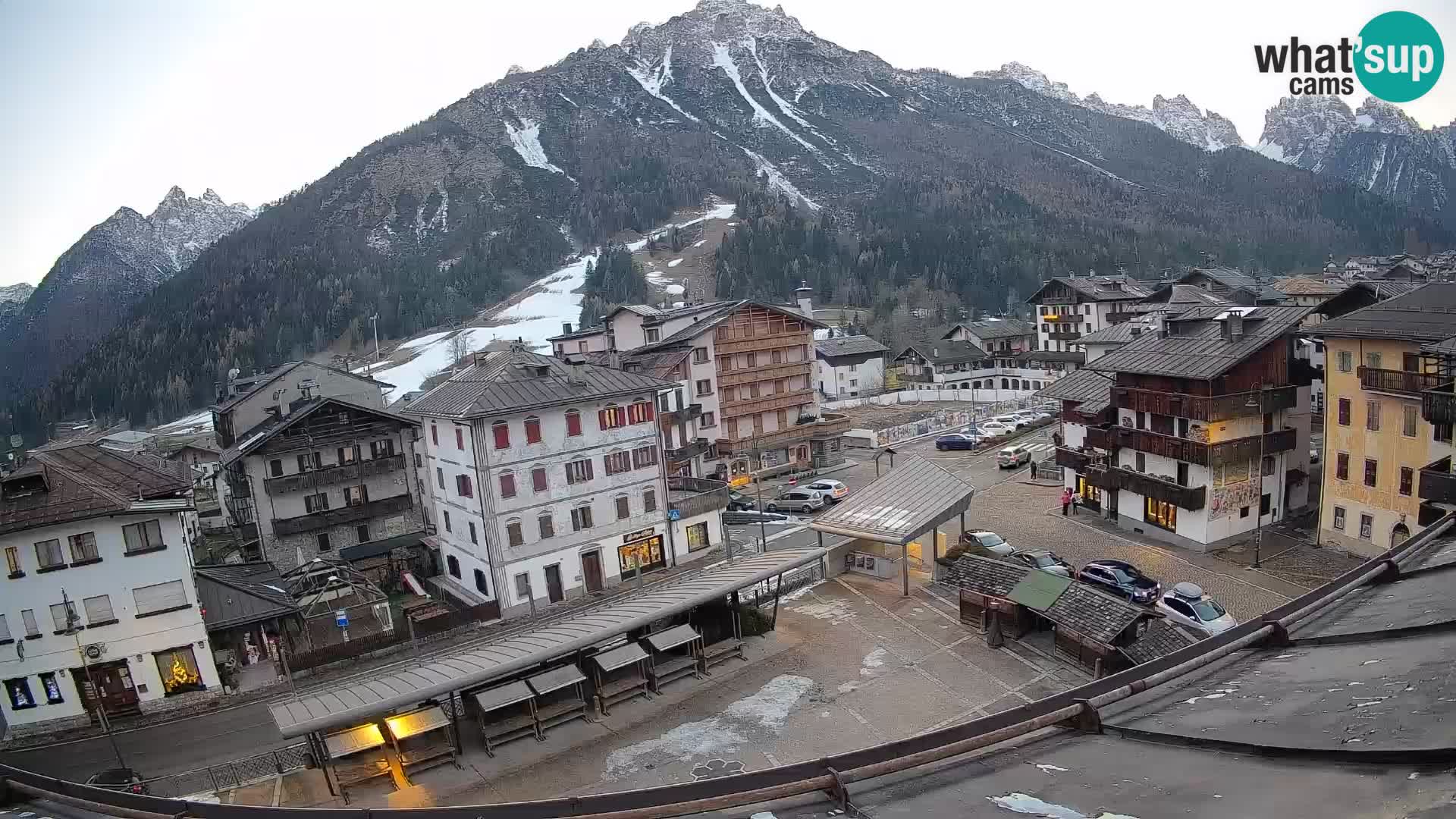 Plaza principal de Forni di Sopra
