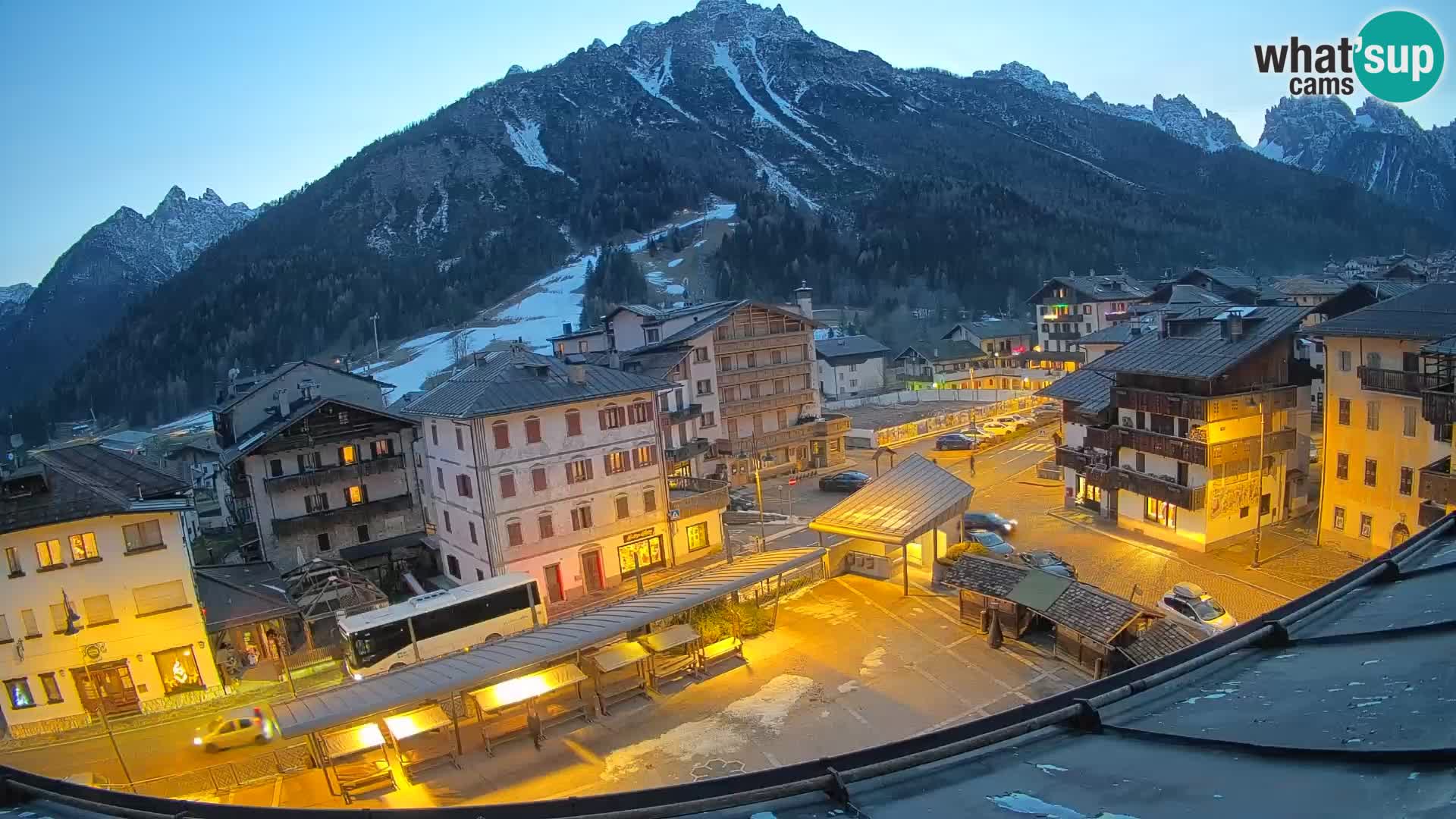 Piazza centrale di Forni di Sopra