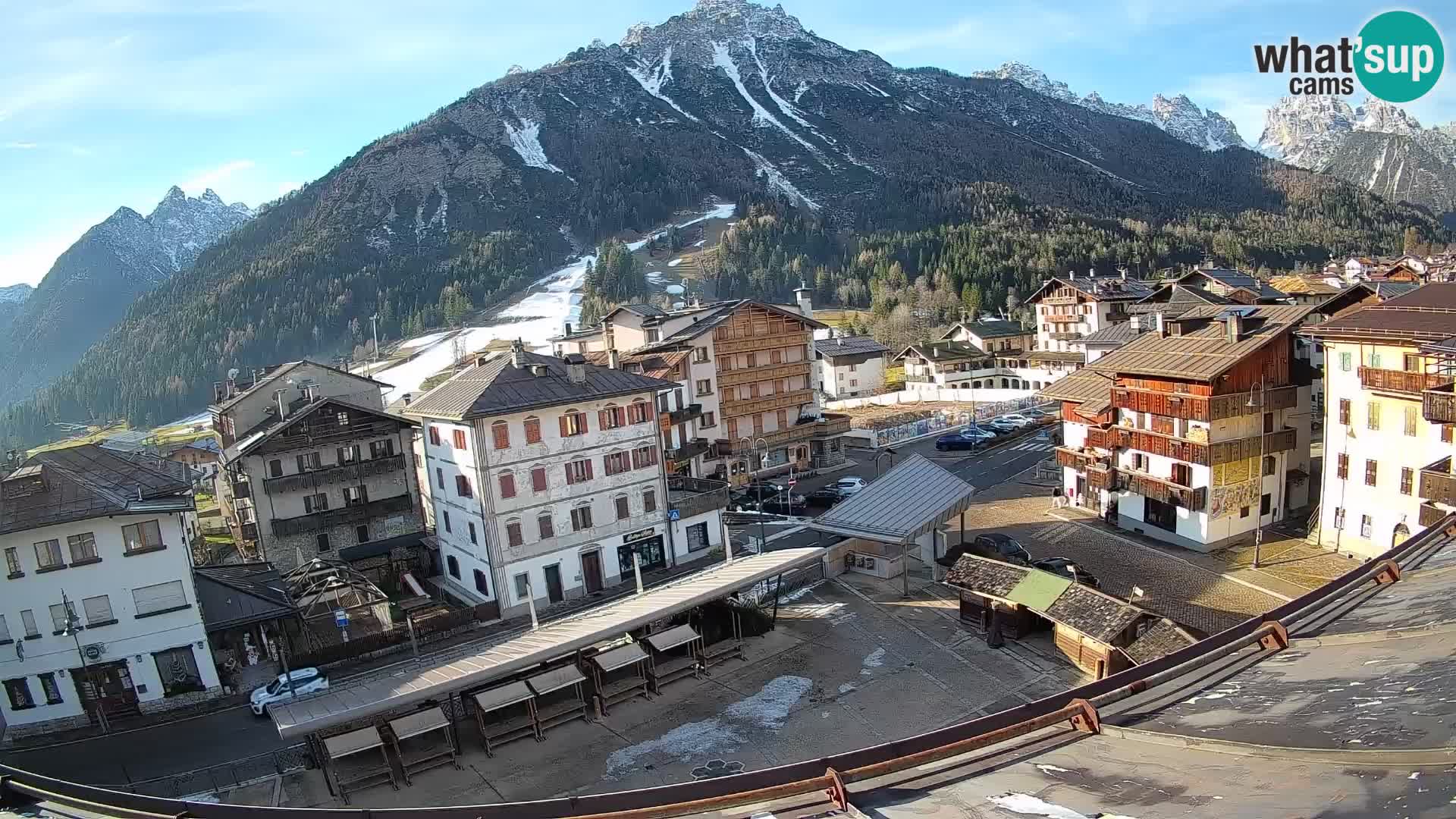 Plaza principal de Forni di Sopra
