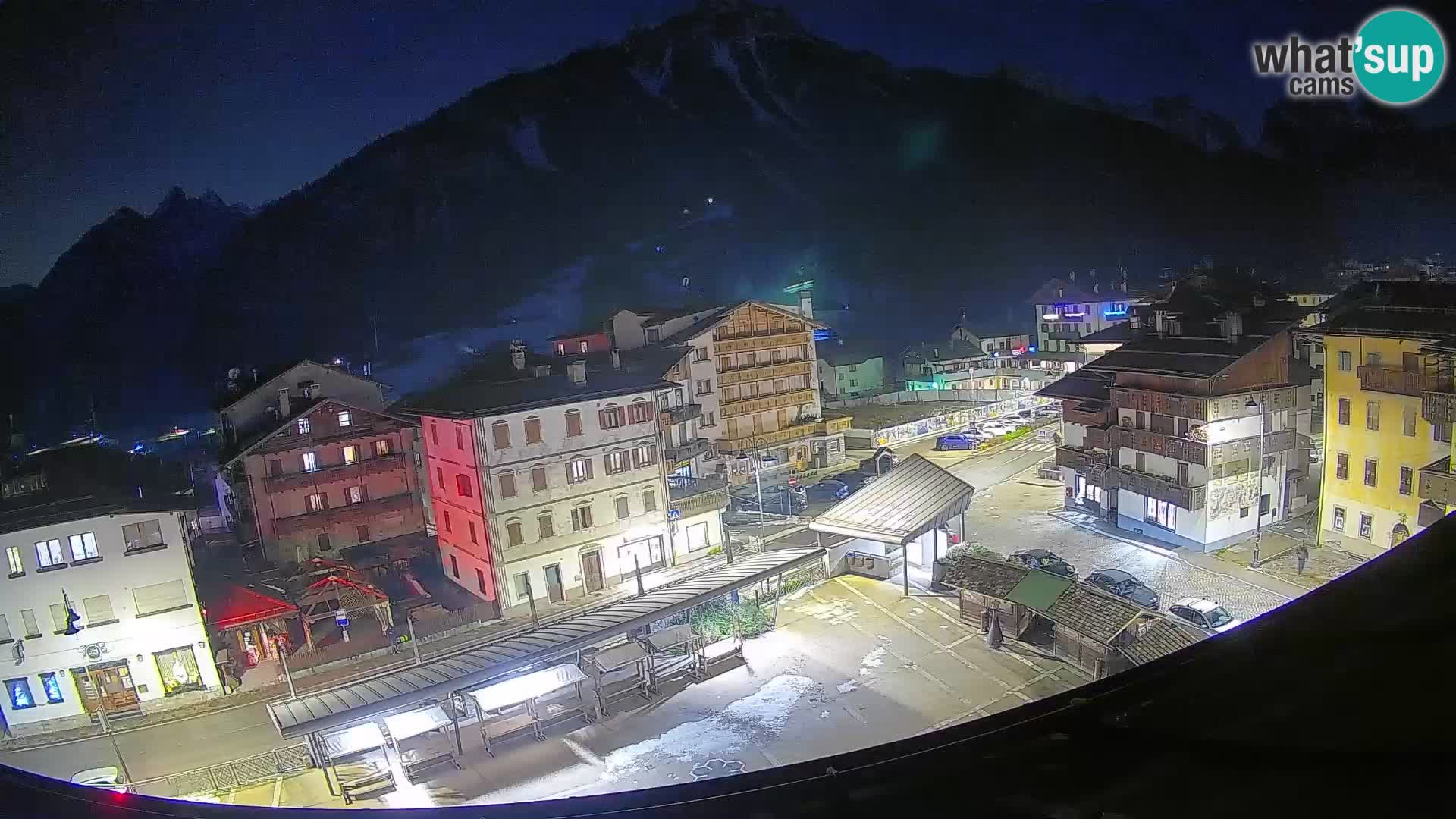 Piazza centrale di Forni di Sopra