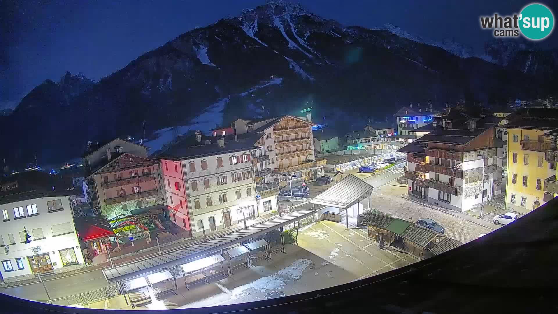 Hauptplatz von Forni di Sopra