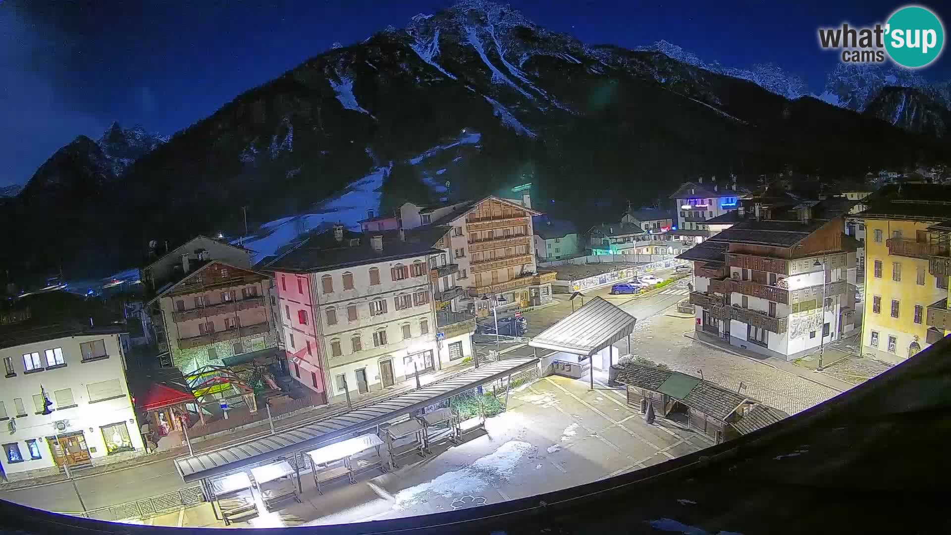 Hauptplatz von Forni di Sopra