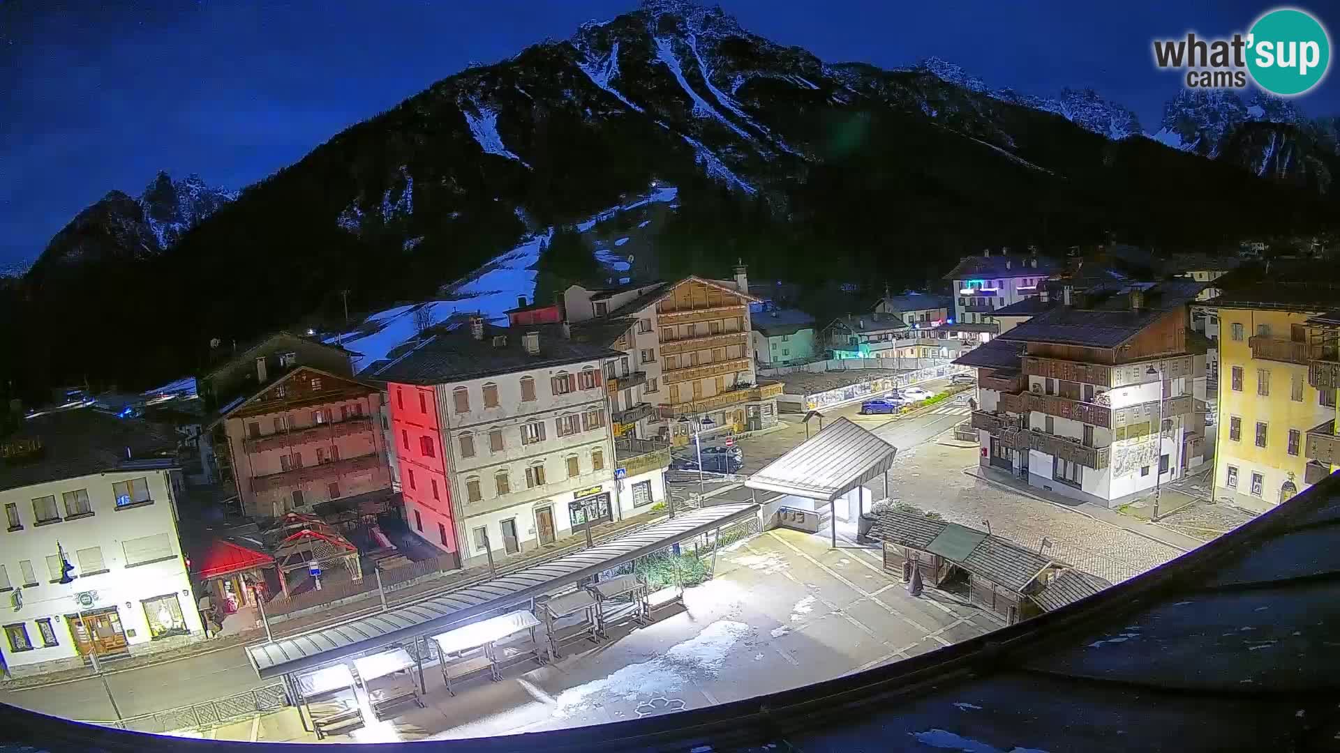 Piazza centrale di Forni di Sopra