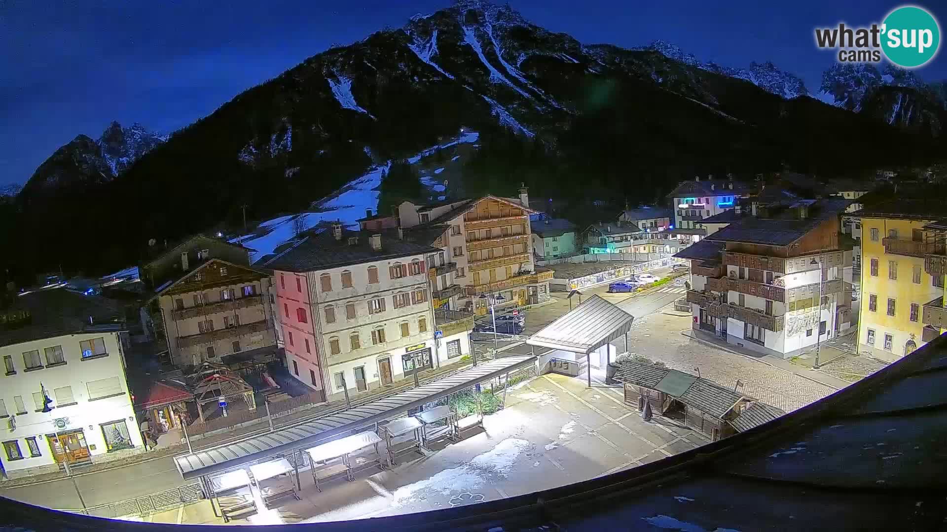 Piazza centrale di Forni di Sopra