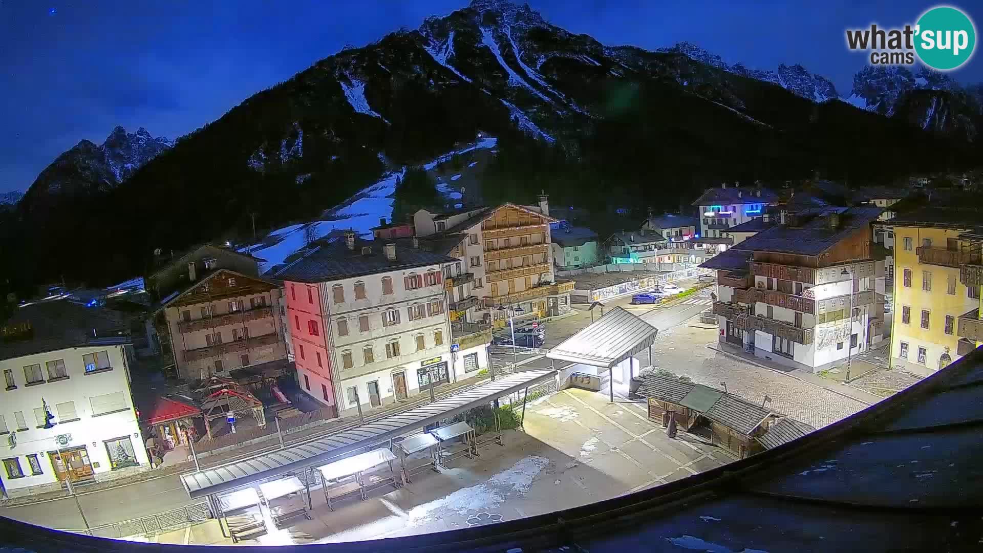 Piazza centrale di Forni di Sopra
