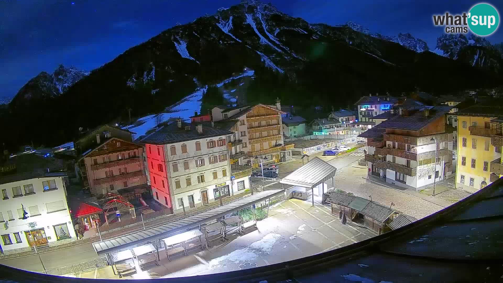 Plaza principal de Forni di Sopra