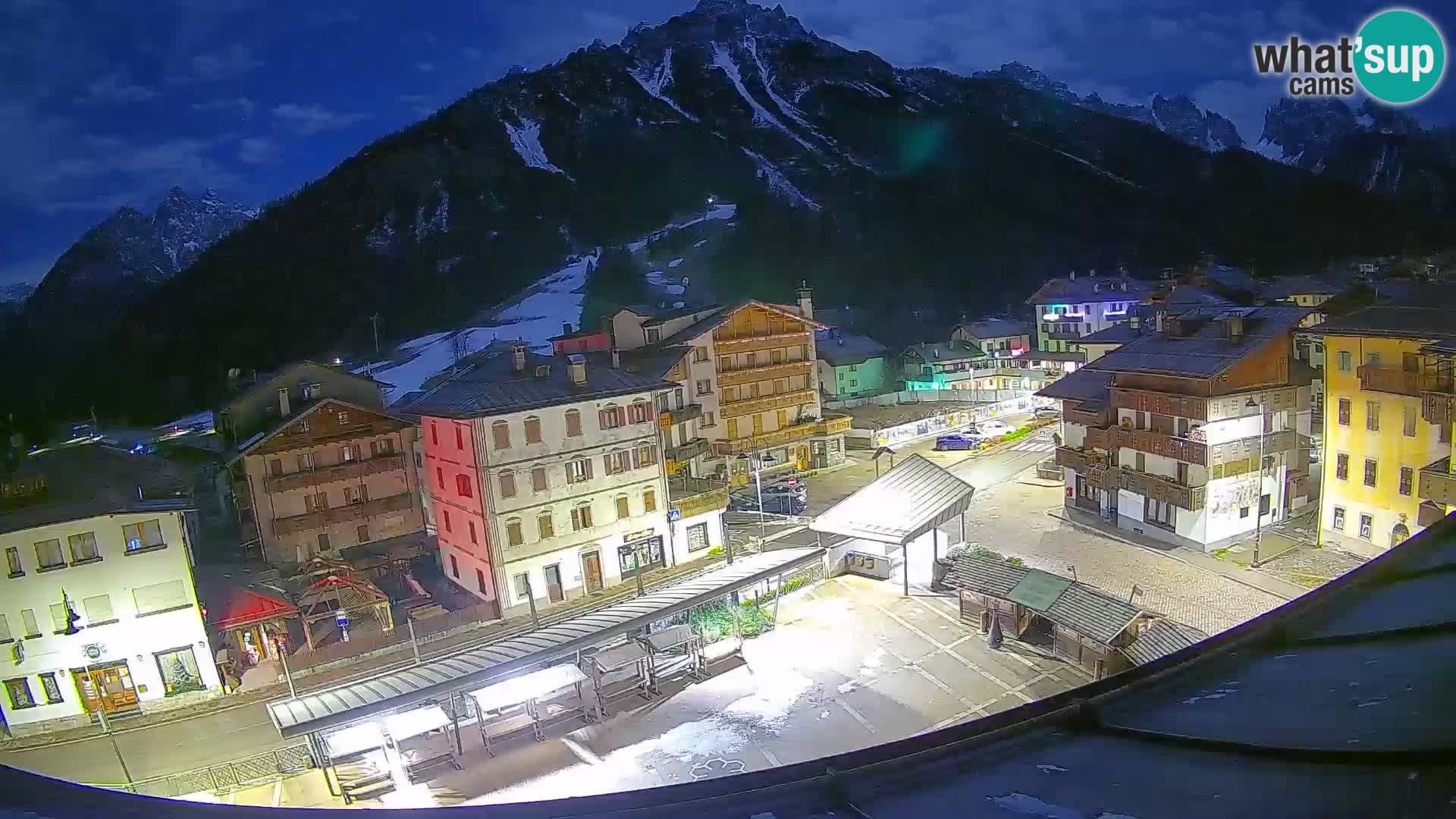 Piazza centrale di Forni di Sopra