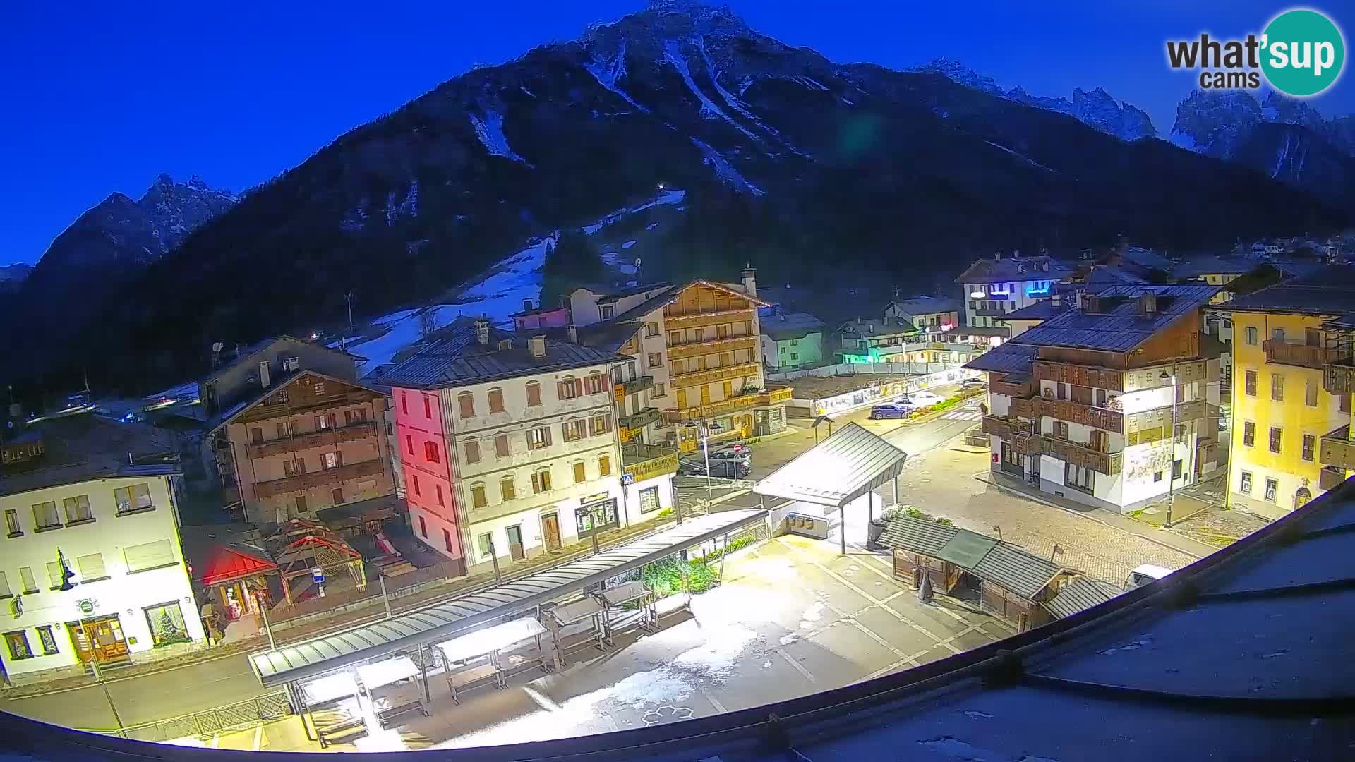 Piazza centrale di Forni di Sopra