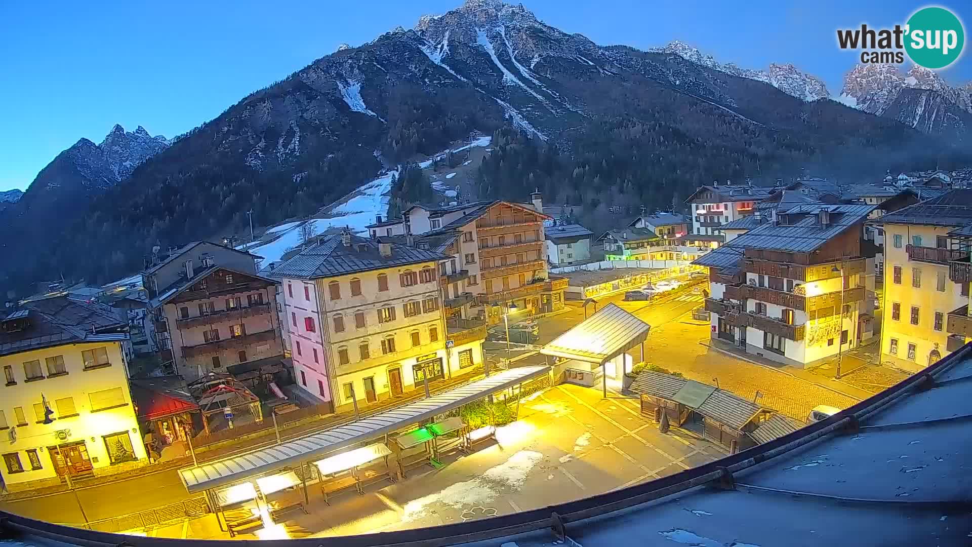 Plaza principal de Forni di Sopra
