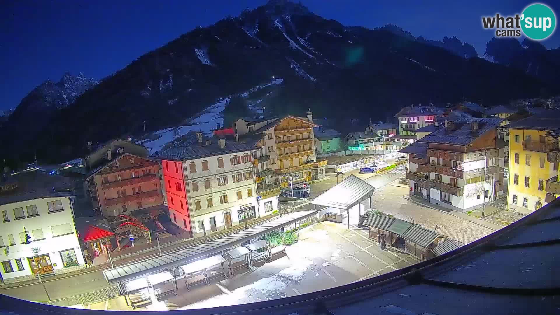 Plaza principal de Forni di Sopra